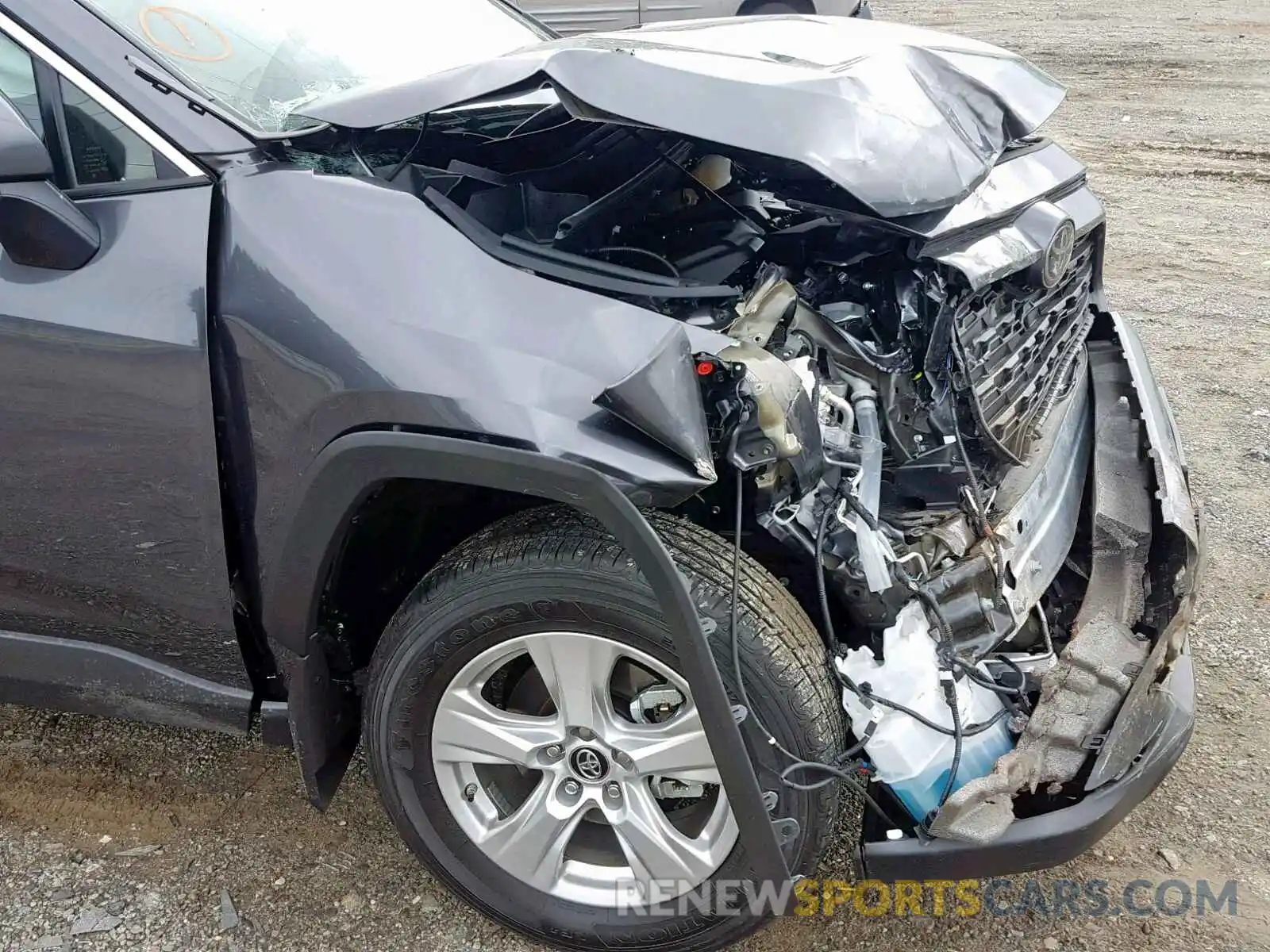 9 Photograph of a damaged car 2T3P1RFV8KC002601 TOYOTA RAV4 XLE 2019