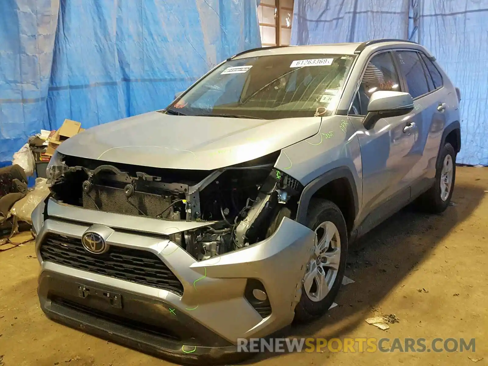 2 Photograph of a damaged car 2T3P1RFV8KW035922 TOYOTA RAV4 XLE 2019