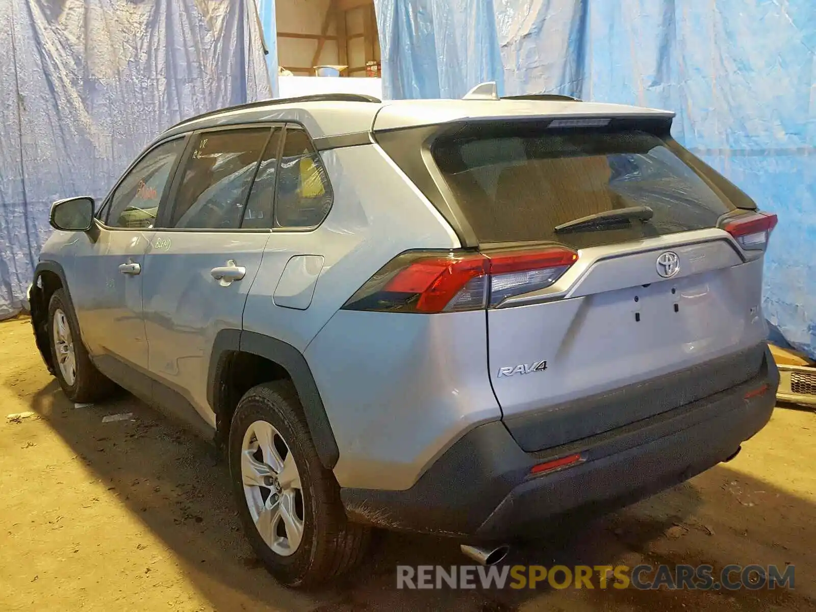 3 Photograph of a damaged car 2T3P1RFV8KW035922 TOYOTA RAV4 XLE 2019