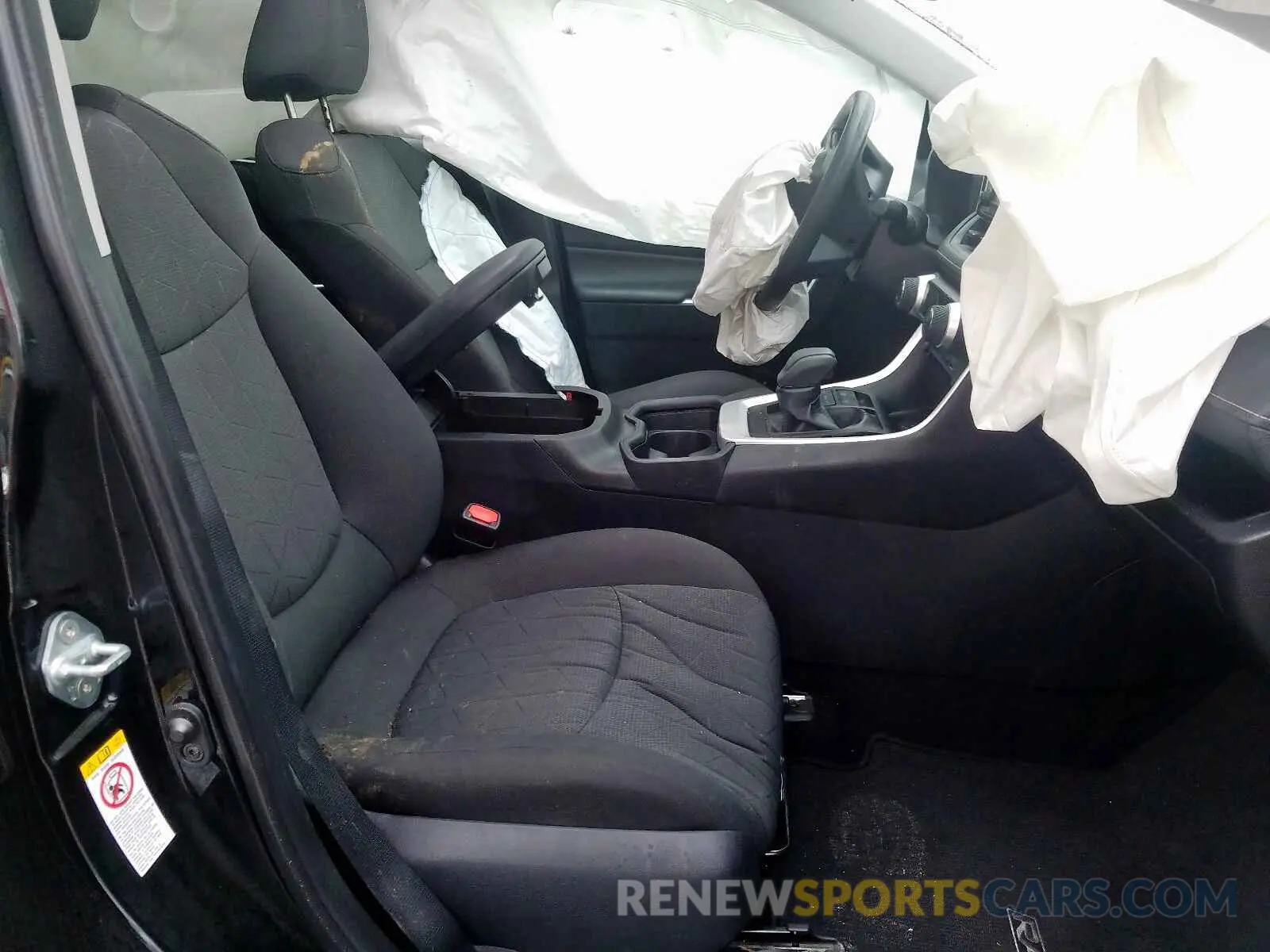 5 Photograph of a damaged car 2T3W1RFV3KW019056 TOYOTA RAV4 XLE 2019