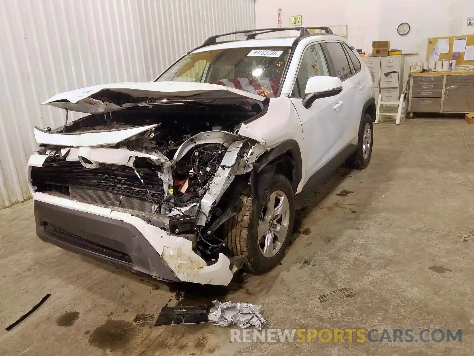 2 Photograph of a damaged car 2T3W1RFV5KW012822 TOYOTA RAV4 XLE 2019