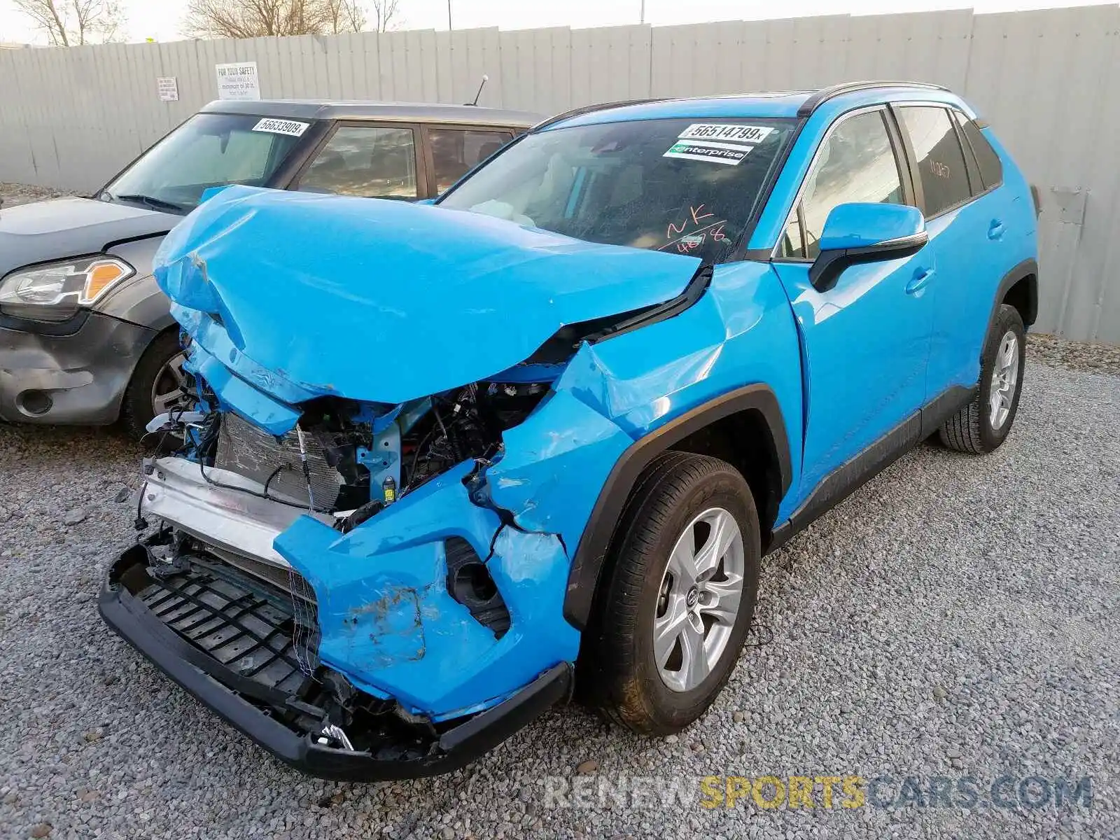 2 Photograph of a damaged car 2T3W1RFVXKW034878 TOYOTA RAV4 XLE 2019