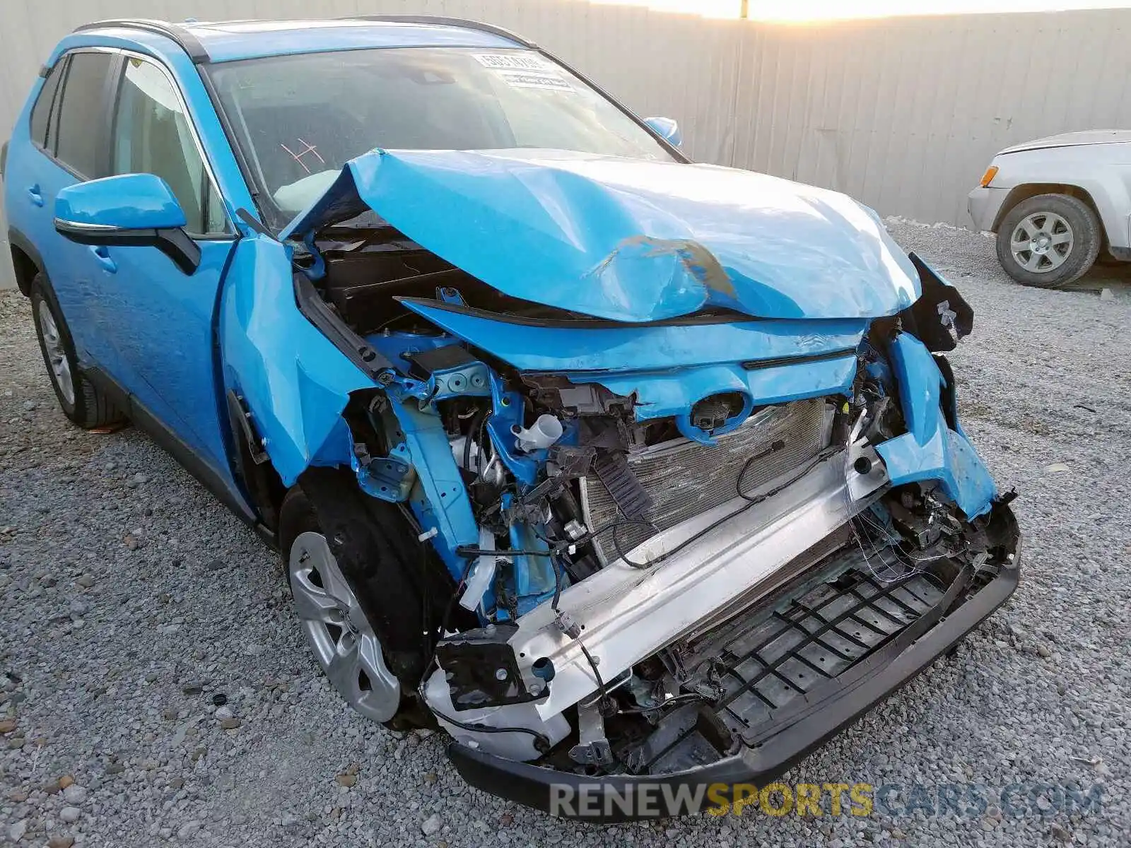 9 Photograph of a damaged car 2T3W1RFVXKW034878 TOYOTA RAV4 XLE 2019