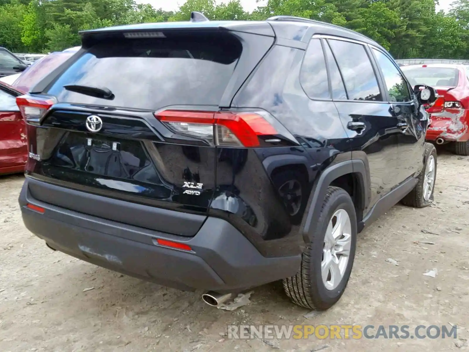 4 Photograph of a damaged car JTMP1RFV0KD504224 TOYOTA RAV4 XLE 2019