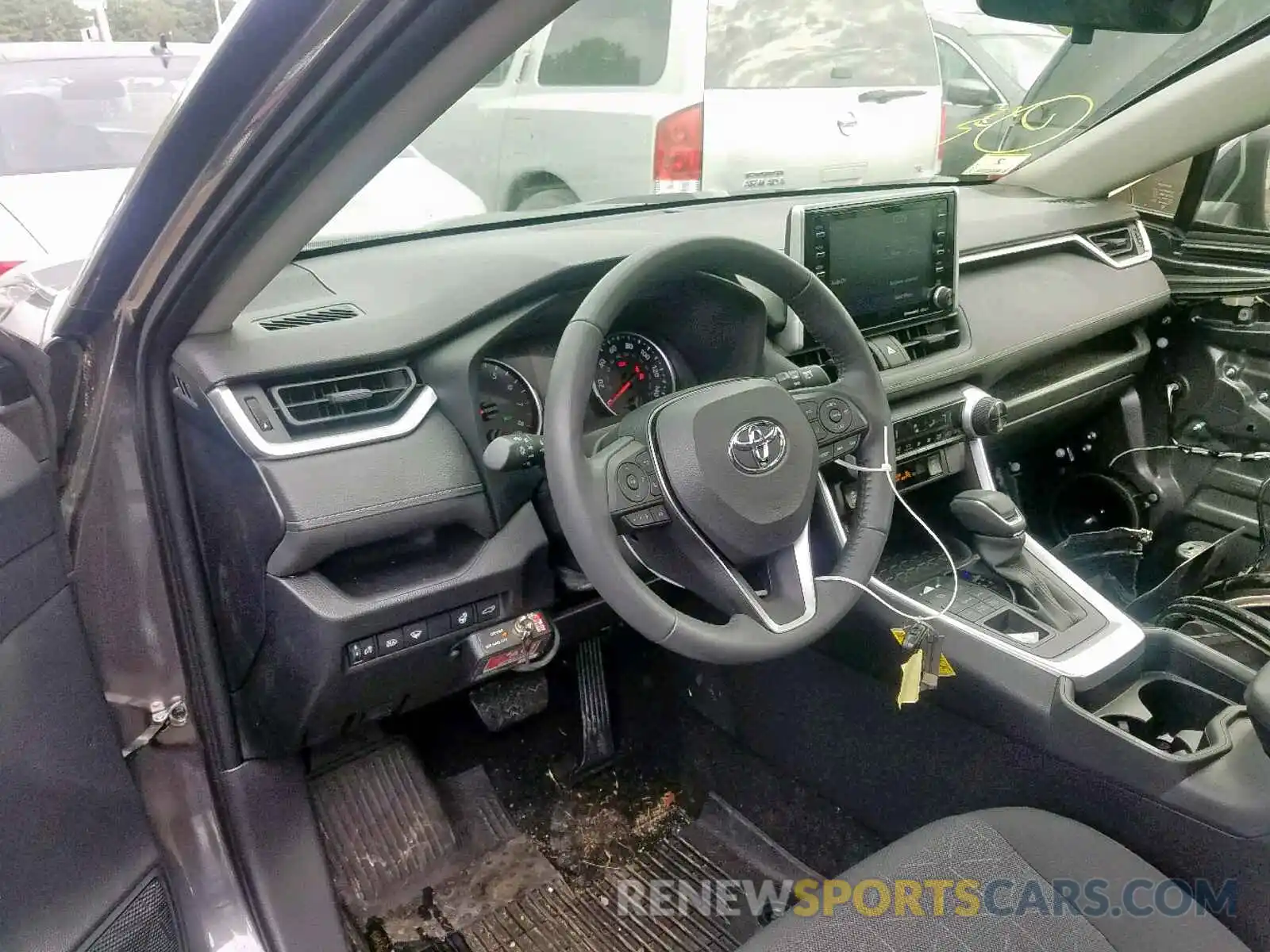 5 Photograph of a damaged car JTMP1RFVXKD006564 TOYOTA RAV4 XLE 2019