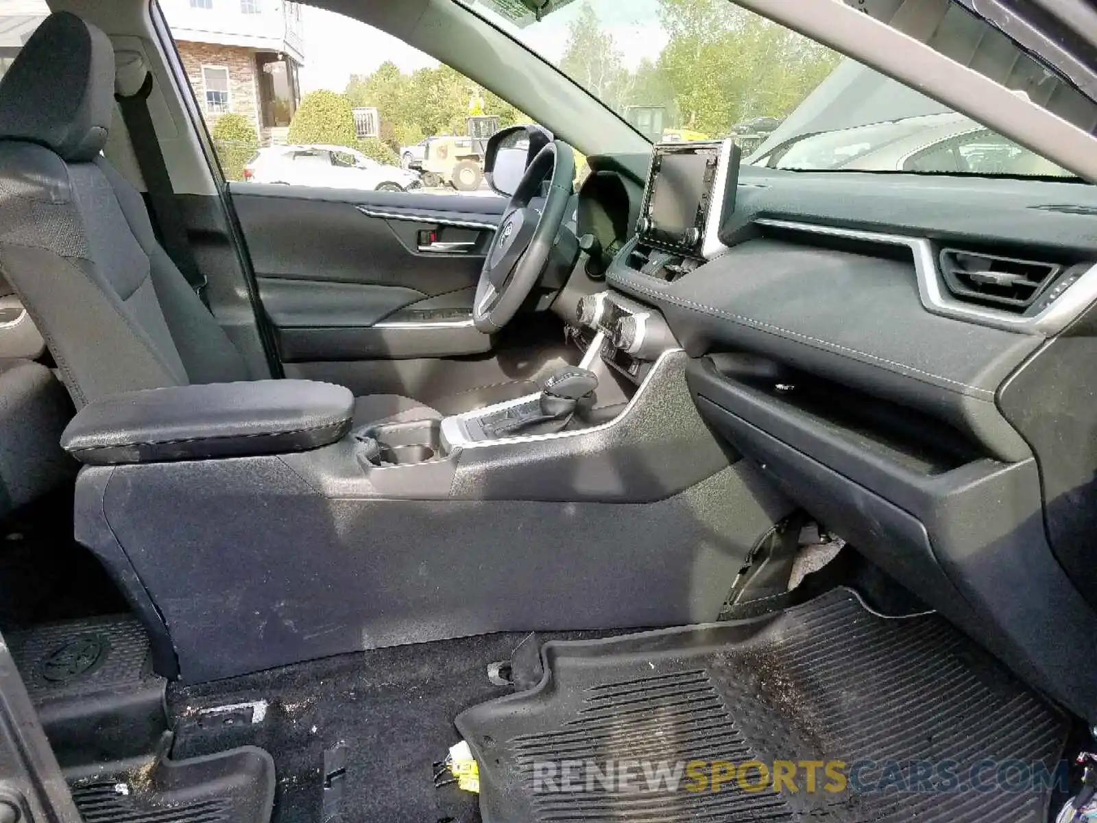 6 Photograph of a damaged car JTMP1RFVXKD006564 TOYOTA RAV4 XLE 2019