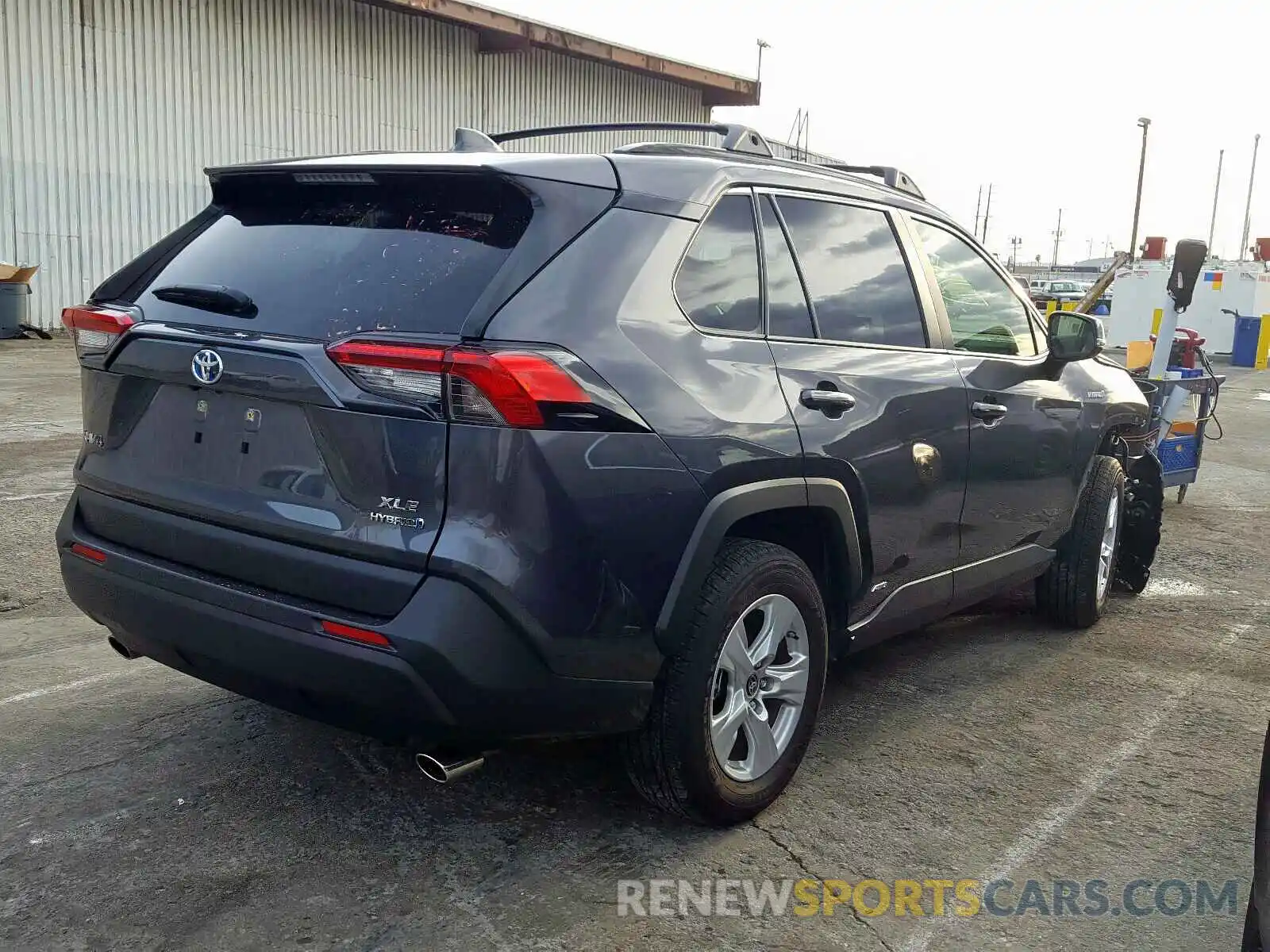 4 Photograph of a damaged car JTMRWRFV1KD039513 TOYOTA RAV4 XLE 2019