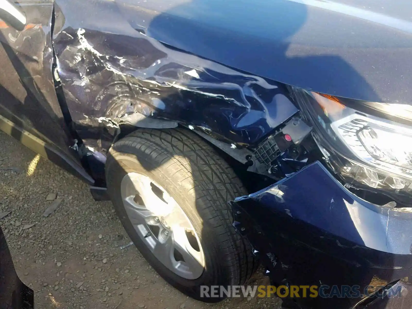 9 Photograph of a damaged car JTMW1RFV6KJ013735 TOYOTA RAV4 XLE 2019