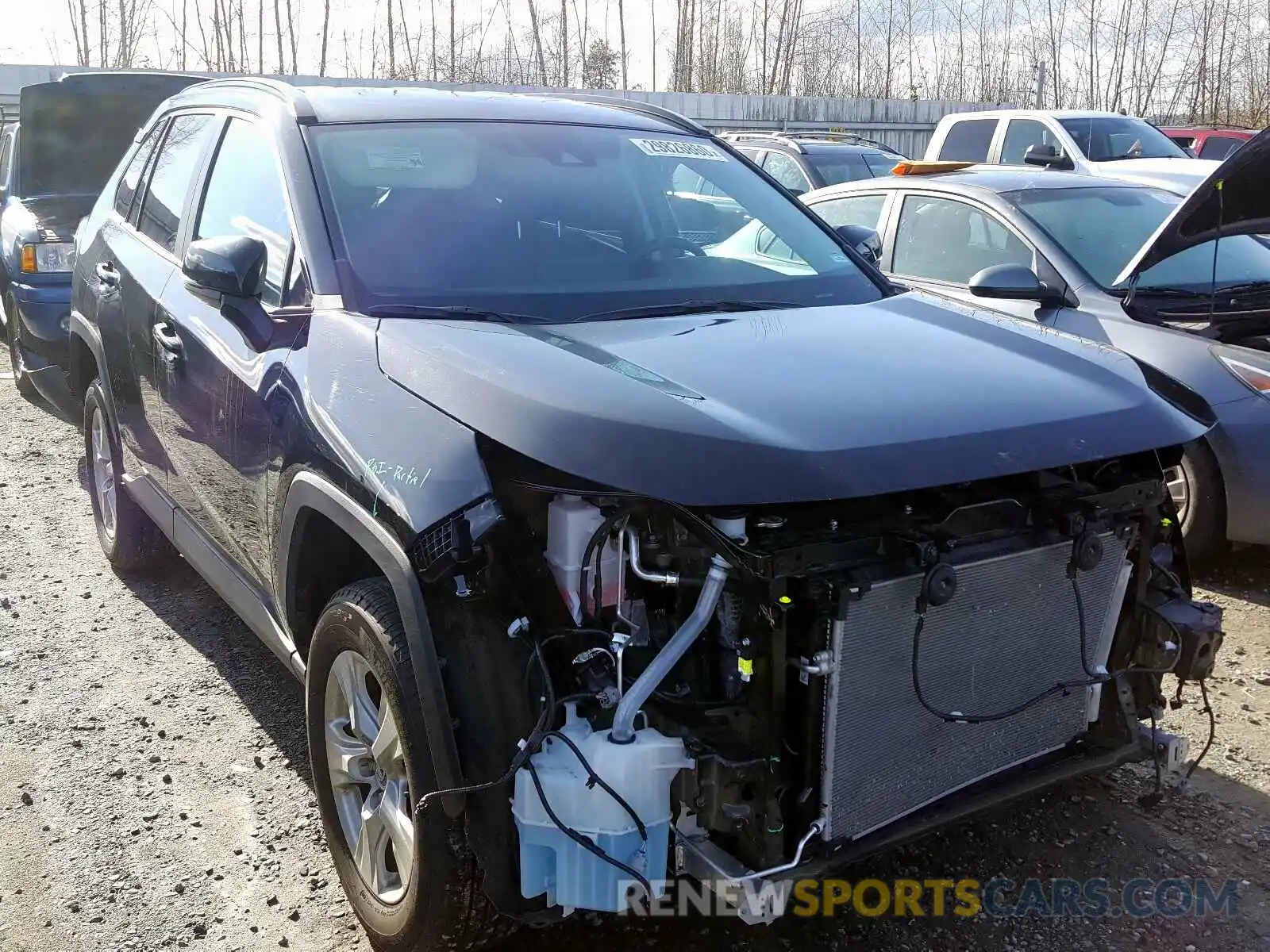 1 Photograph of a damaged car 2T3P1RFV2LC065677 TOYOTA RAV4 XLE 2020