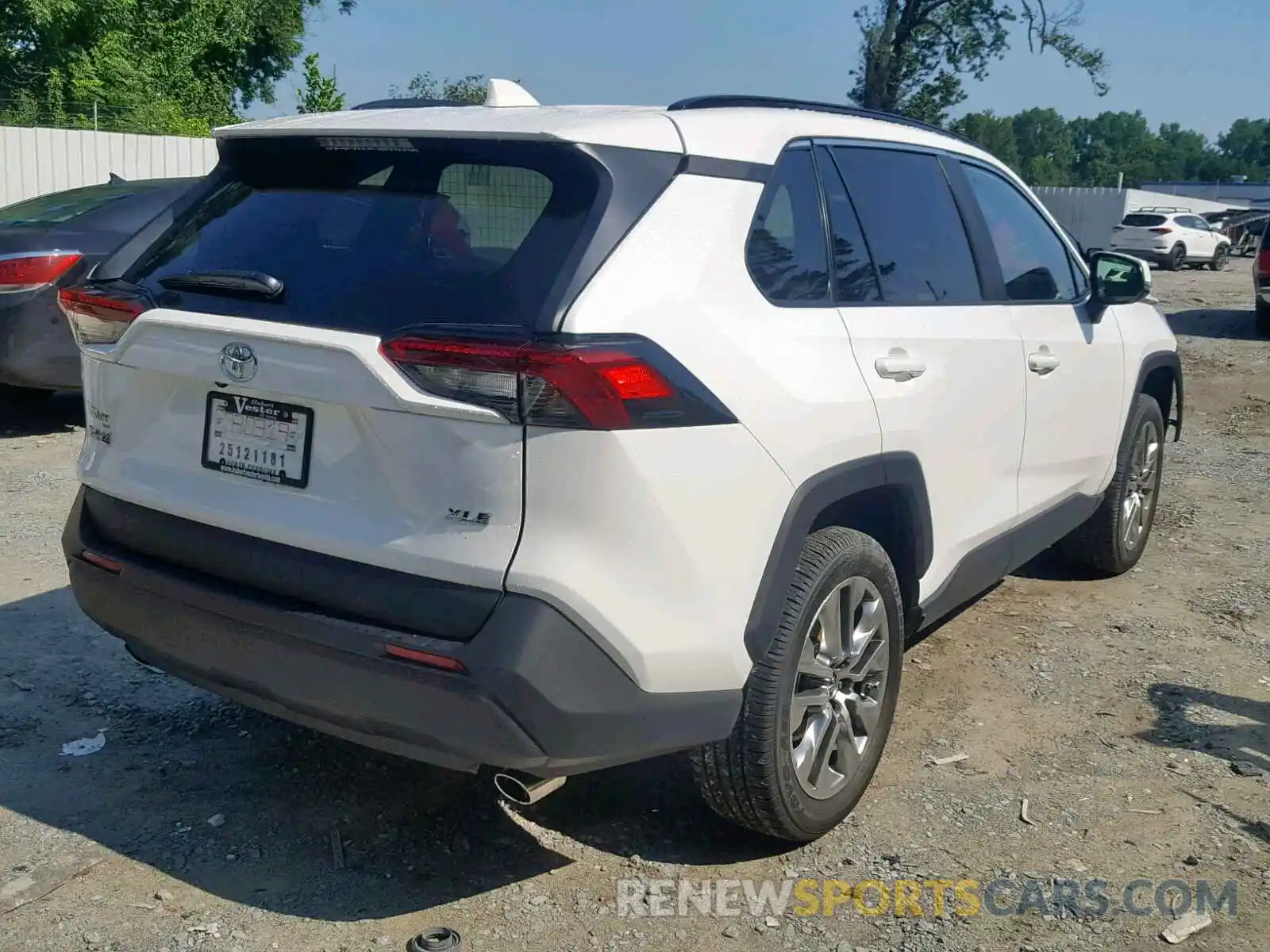 4 Photograph of a damaged car 2T3C1RFV4KC013271 TOYOTA RAV4 XLE P 2019