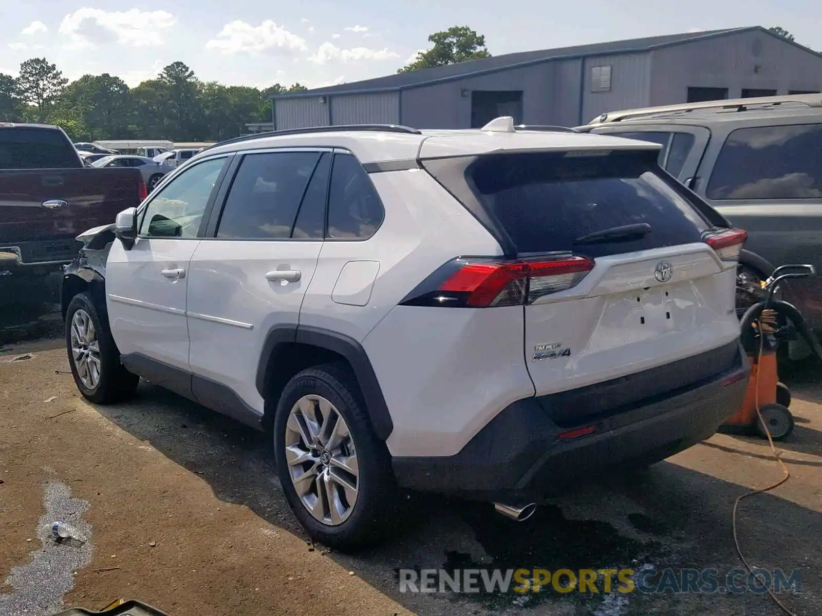 3 Photograph of a damaged car 2T3C1RFV8KW012168 TOYOTA RAV4 XLE P 2019