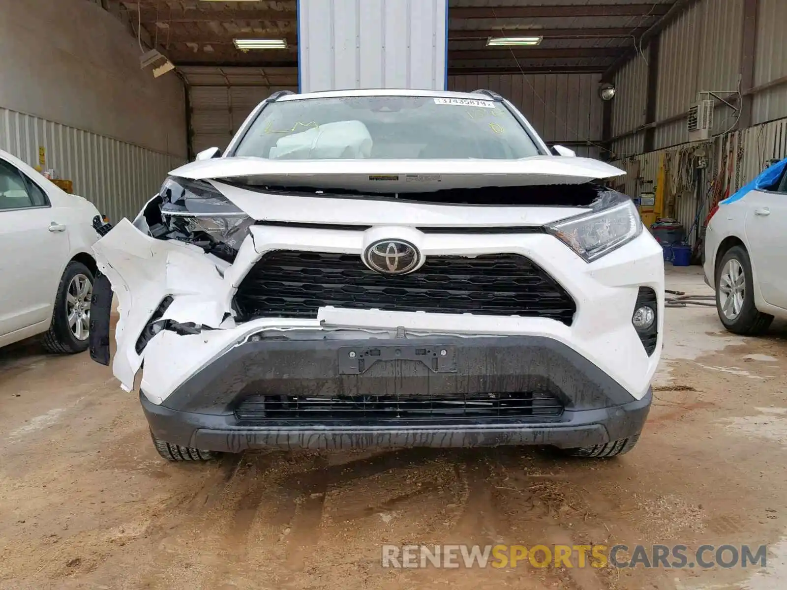 9 Photograph of a damaged car 2T3C1RFVXKW016657 TOYOTA RAV4 XLE P 2019