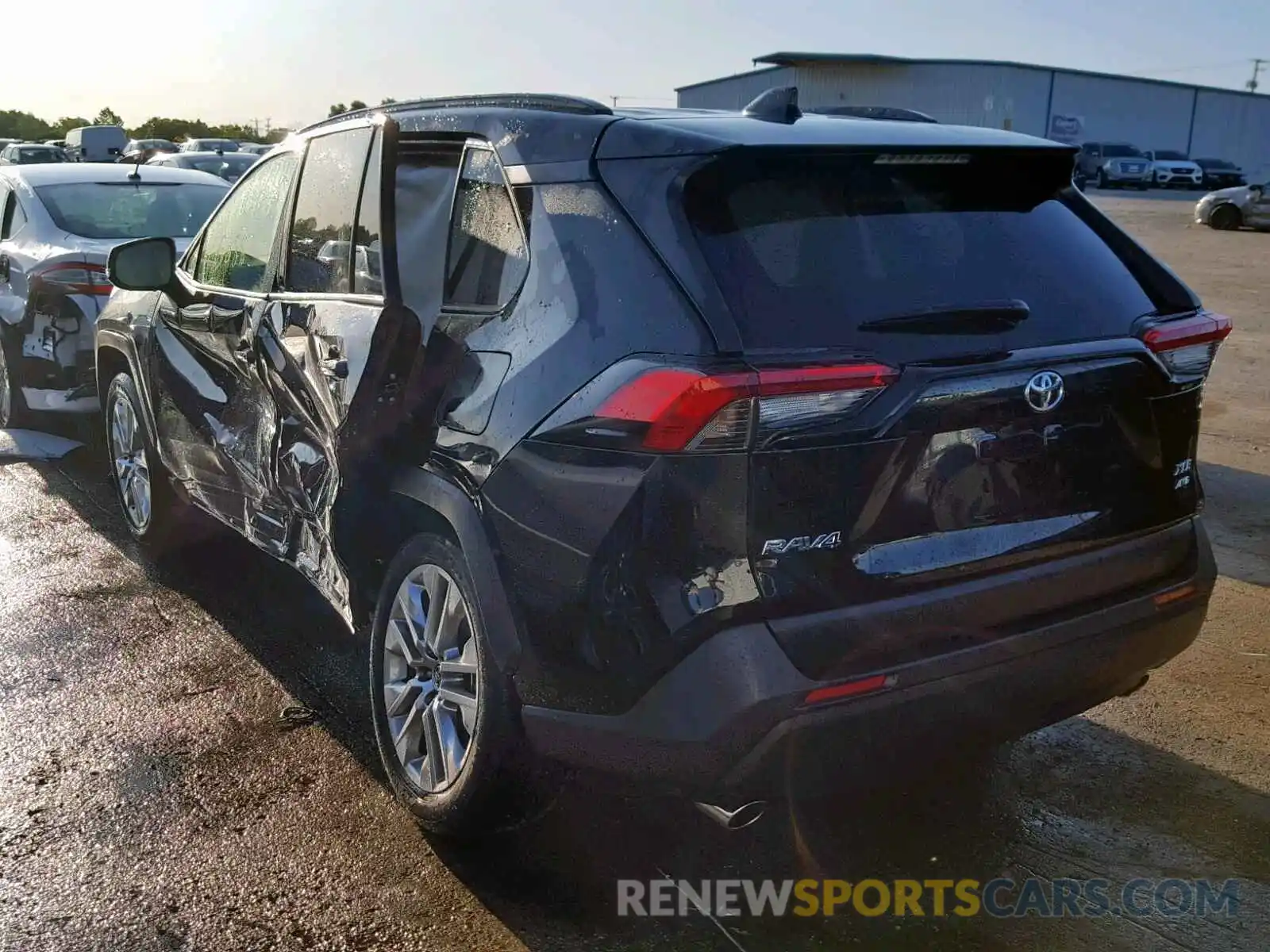 3 Photograph of a damaged car JTMA1RFV2KD015569 TOYOTA RAV4 XLE P 2019