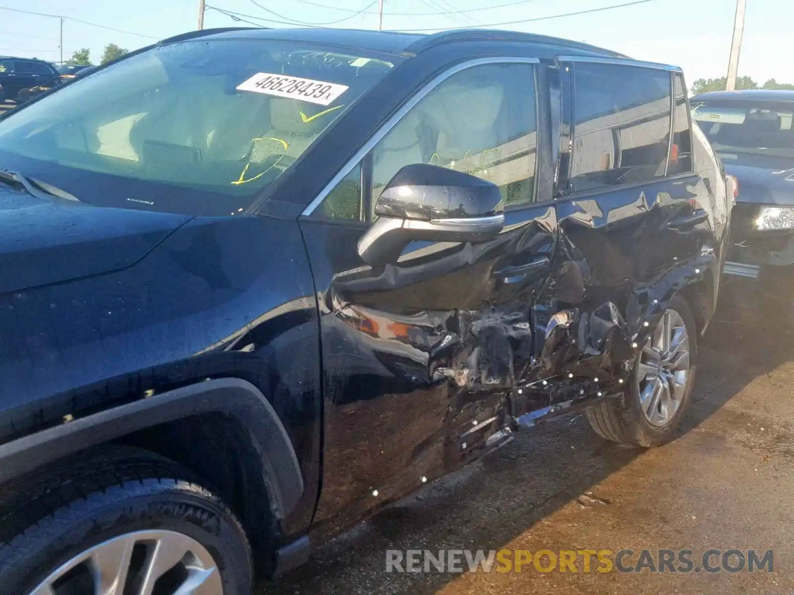 9 Photograph of a damaged car JTMA1RFV2KD015569 TOYOTA RAV4 XLE P 2019