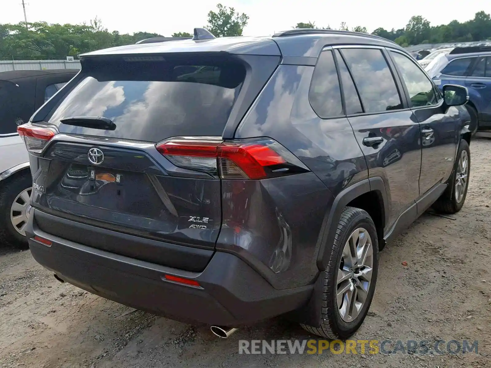 4 Photograph of a damaged car JTMA1RFV6KD517436 TOYOTA RAV4 XLE P 2019