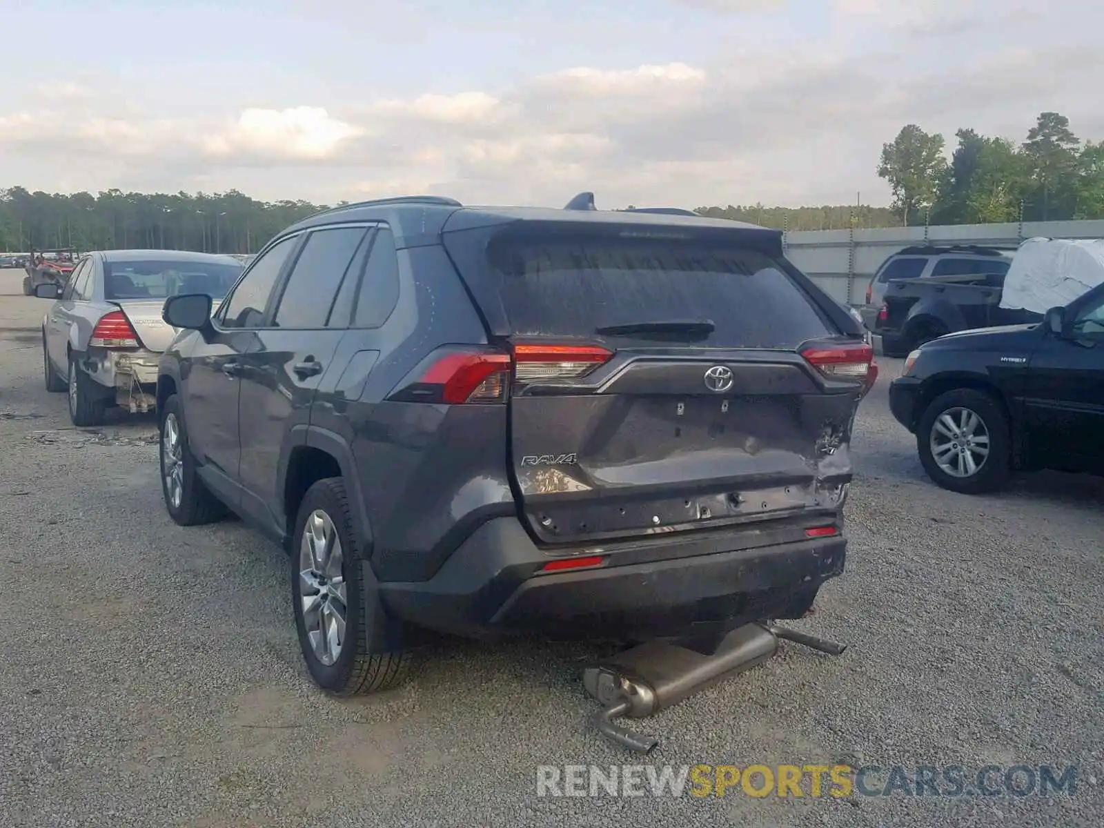 3 Photograph of a damaged car JTMC1RFV6KD506087 TOYOTA RAV4 XLE P 2019