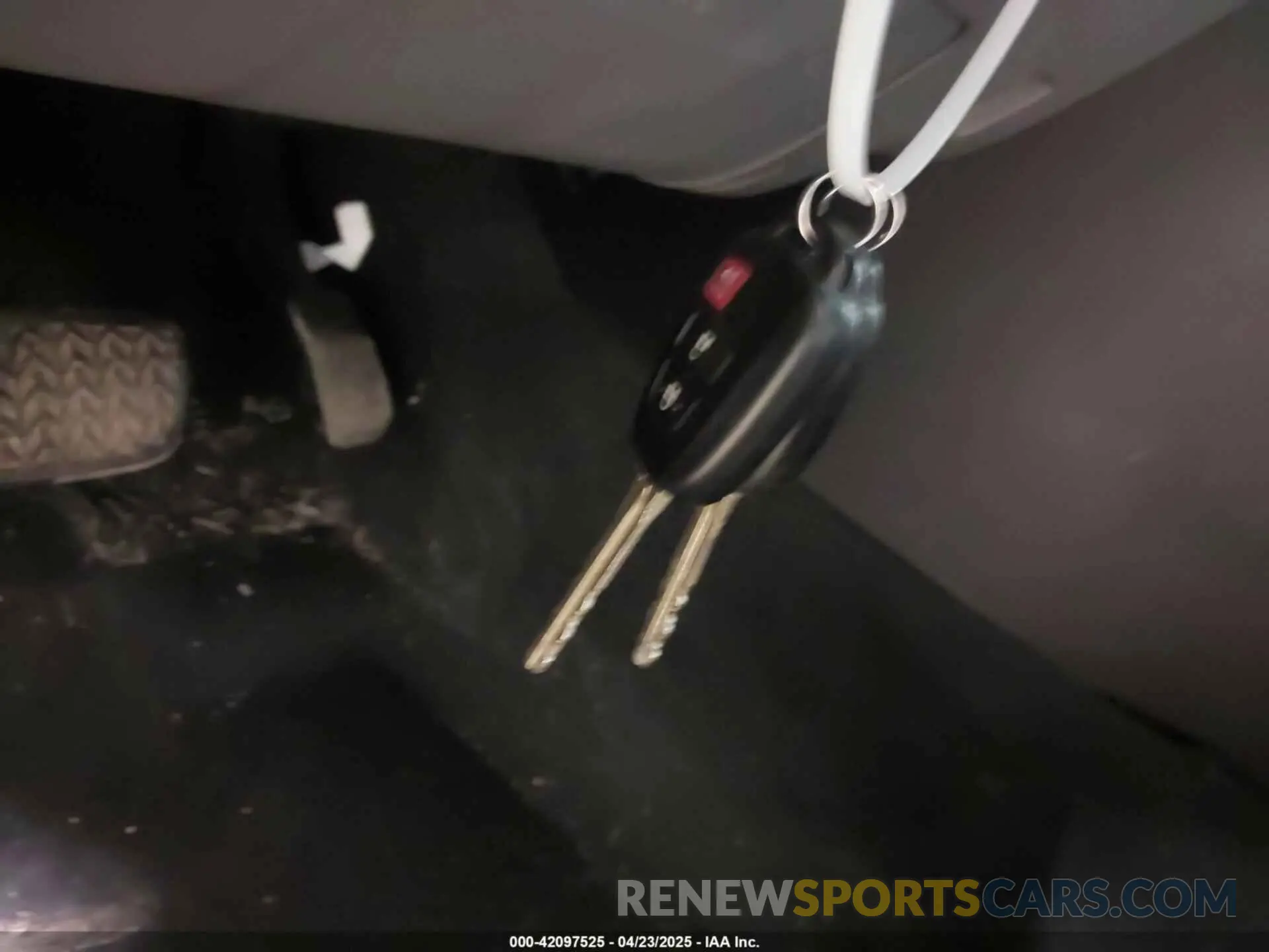 11 Photograph of a damaged car 5TDBY5G11KS166492 TOYOTA SEQUOIA 2019