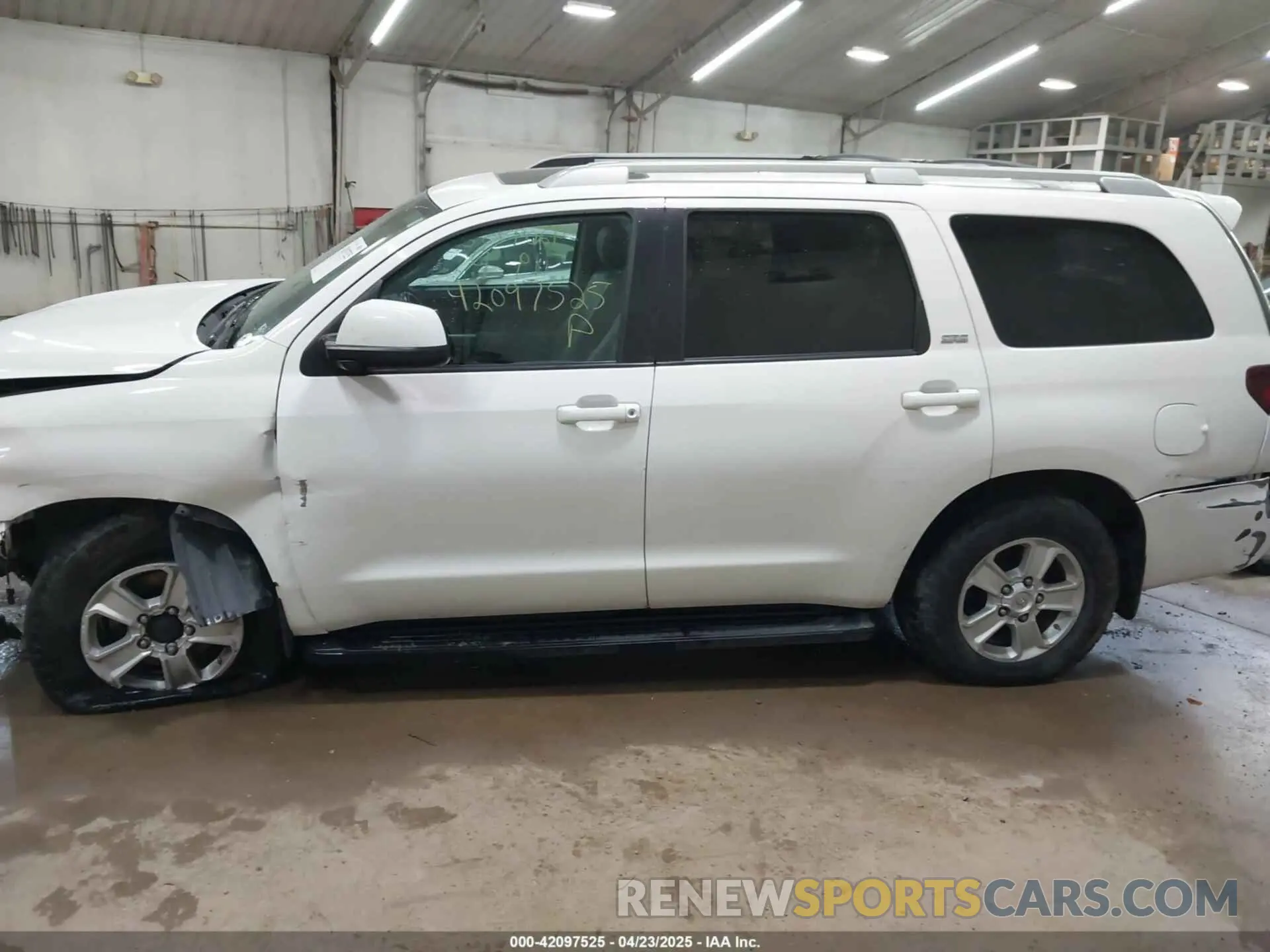 14 Photograph of a damaged car 5TDBY5G11KS166492 TOYOTA SEQUOIA 2019