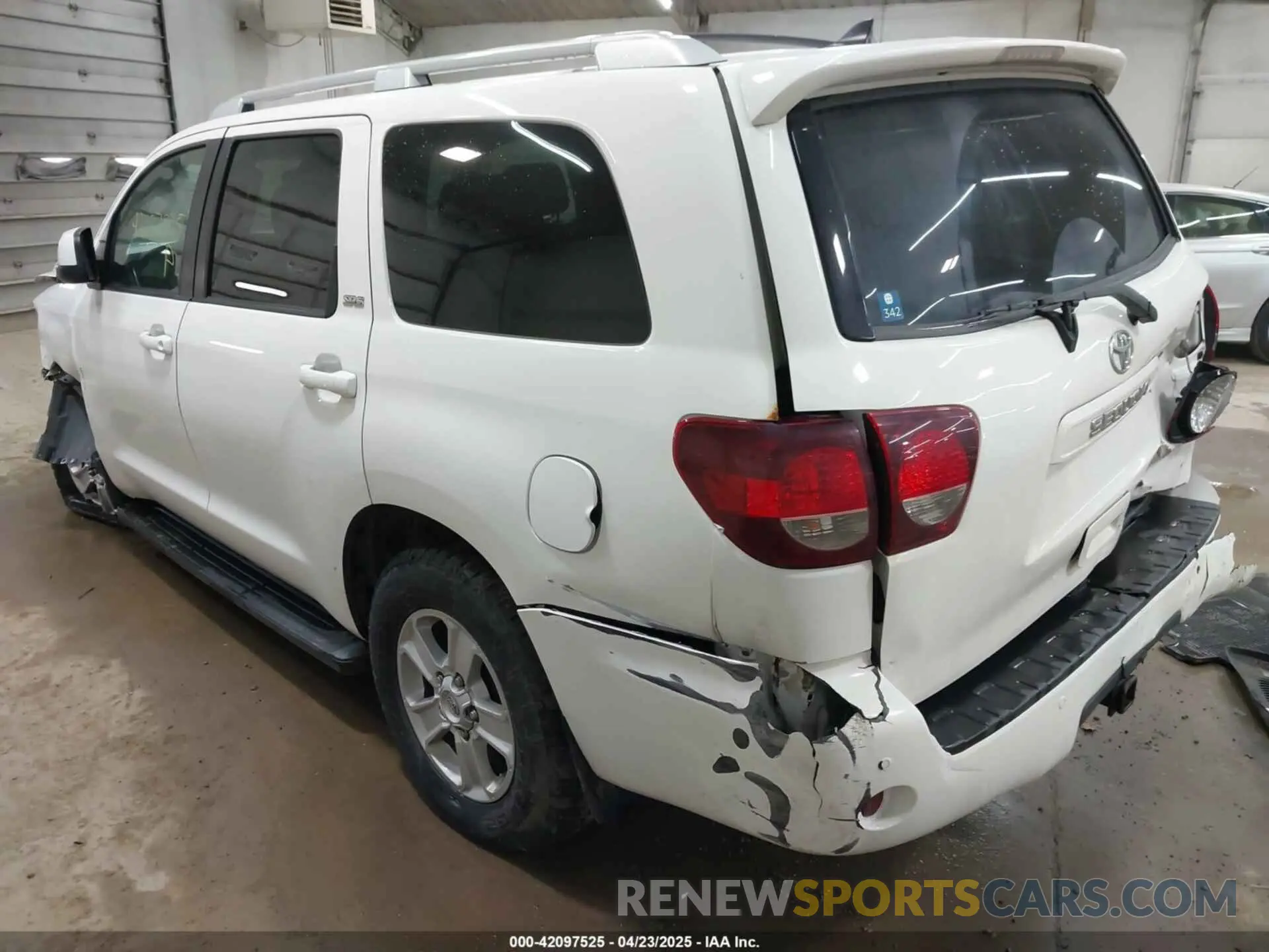 3 Photograph of a damaged car 5TDBY5G11KS166492 TOYOTA SEQUOIA 2019
