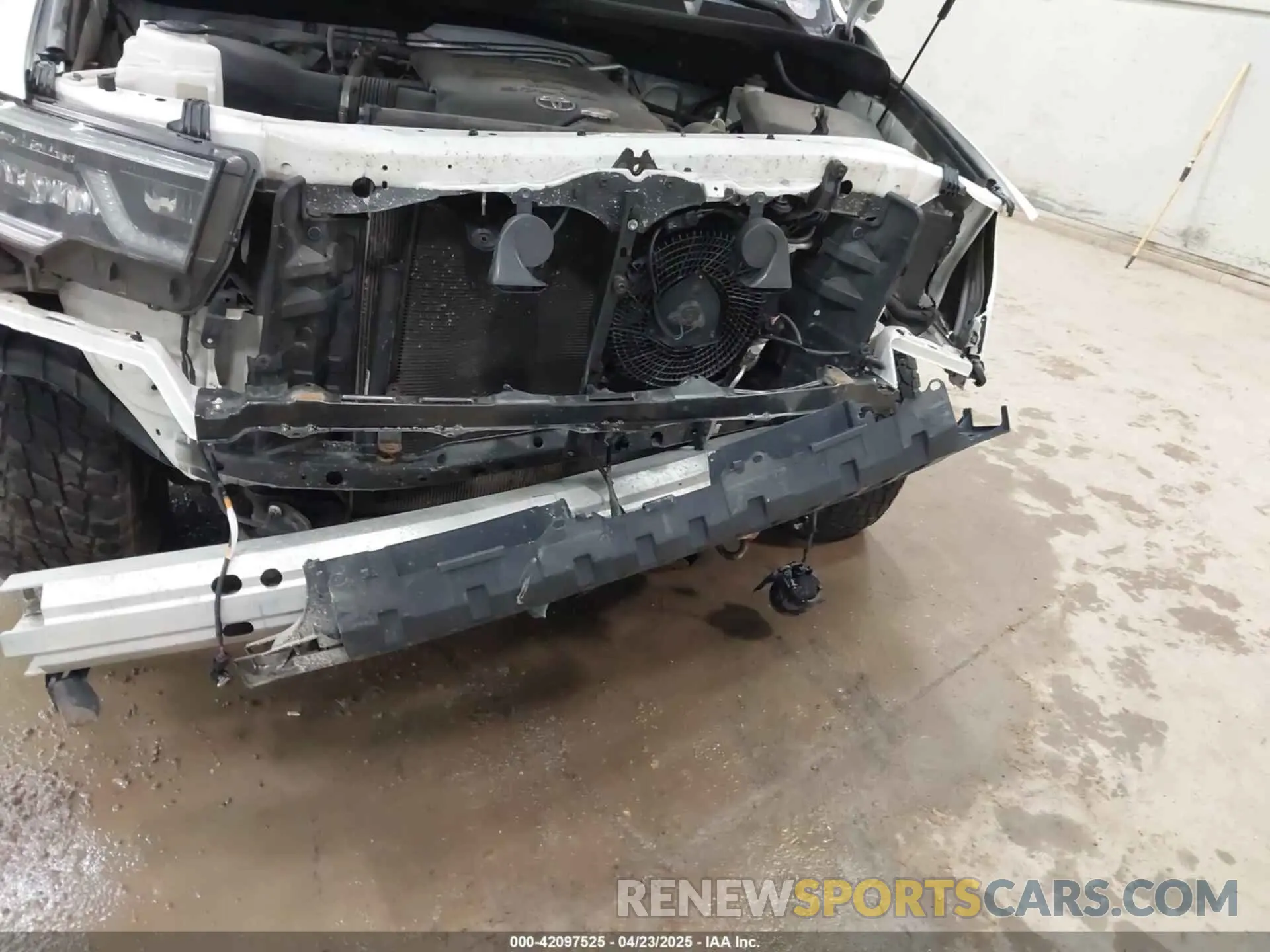 6 Photograph of a damaged car 5TDBY5G11KS166492 TOYOTA SEQUOIA 2019