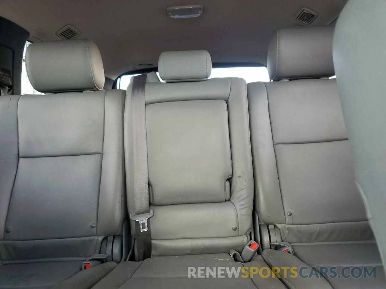 10 Photograph of a damaged car 5TDBY5G11KS174849 TOYOTA SEQUOIA 2019