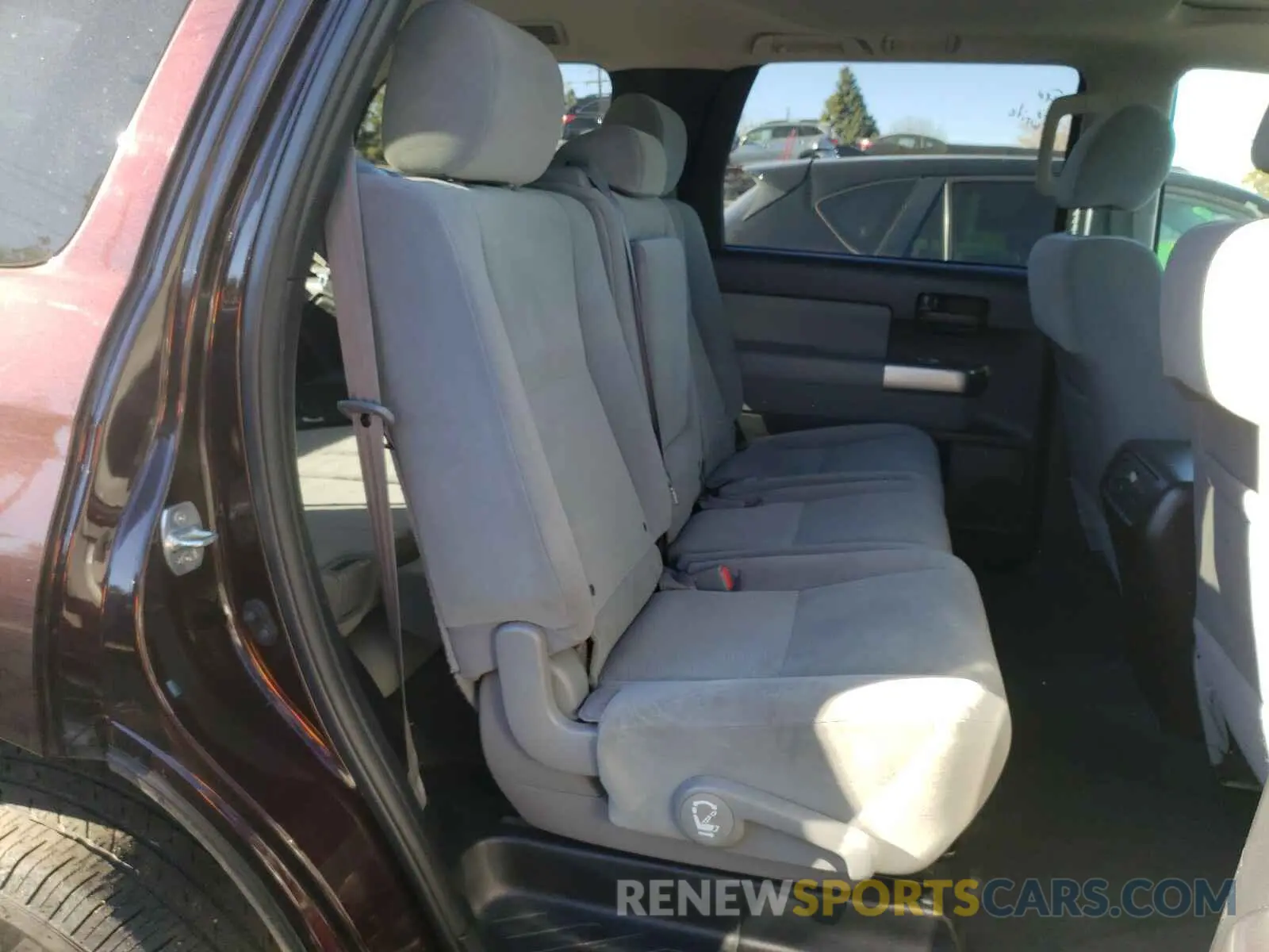 6 Photograph of a damaged car 5TDBY5G13KS169510 TOYOTA SEQUOIA 2019