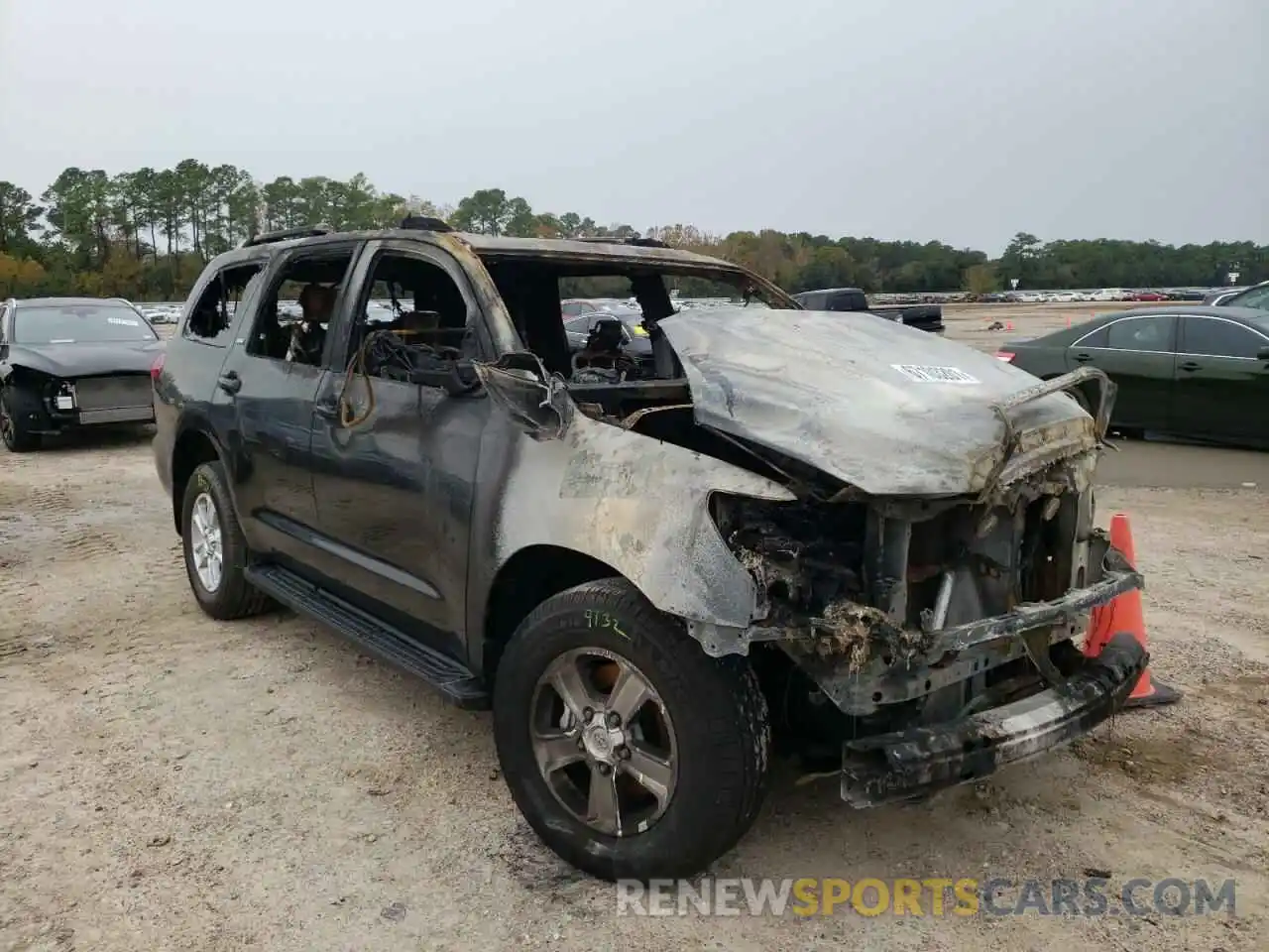 1 Photograph of a damaged car 5TDBY5G13KS171239 TOYOTA SEQUOIA 2019