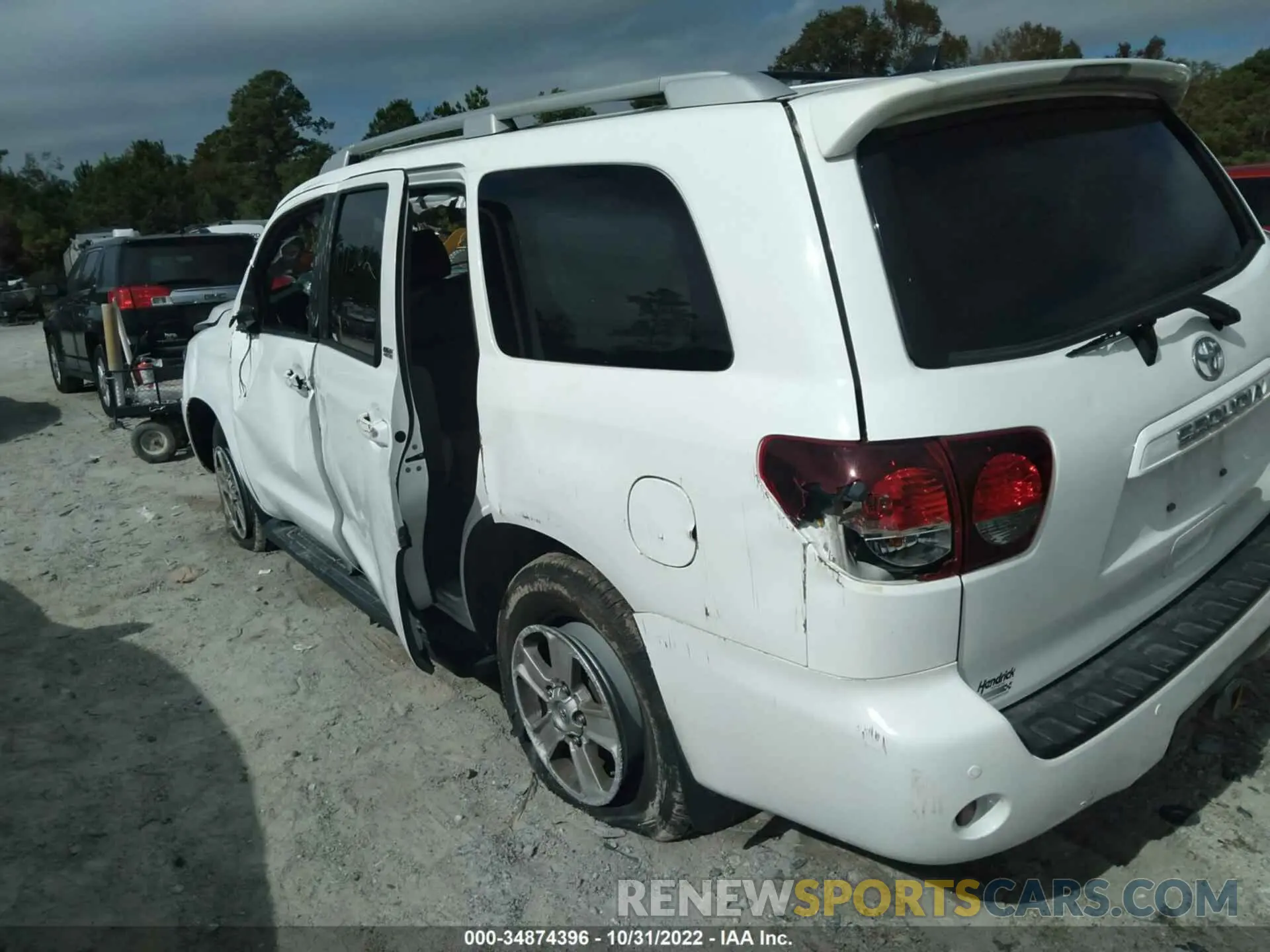 3 Photograph of a damaged car 5TDBY5G13KS174562 TOYOTA SEQUOIA 2019
