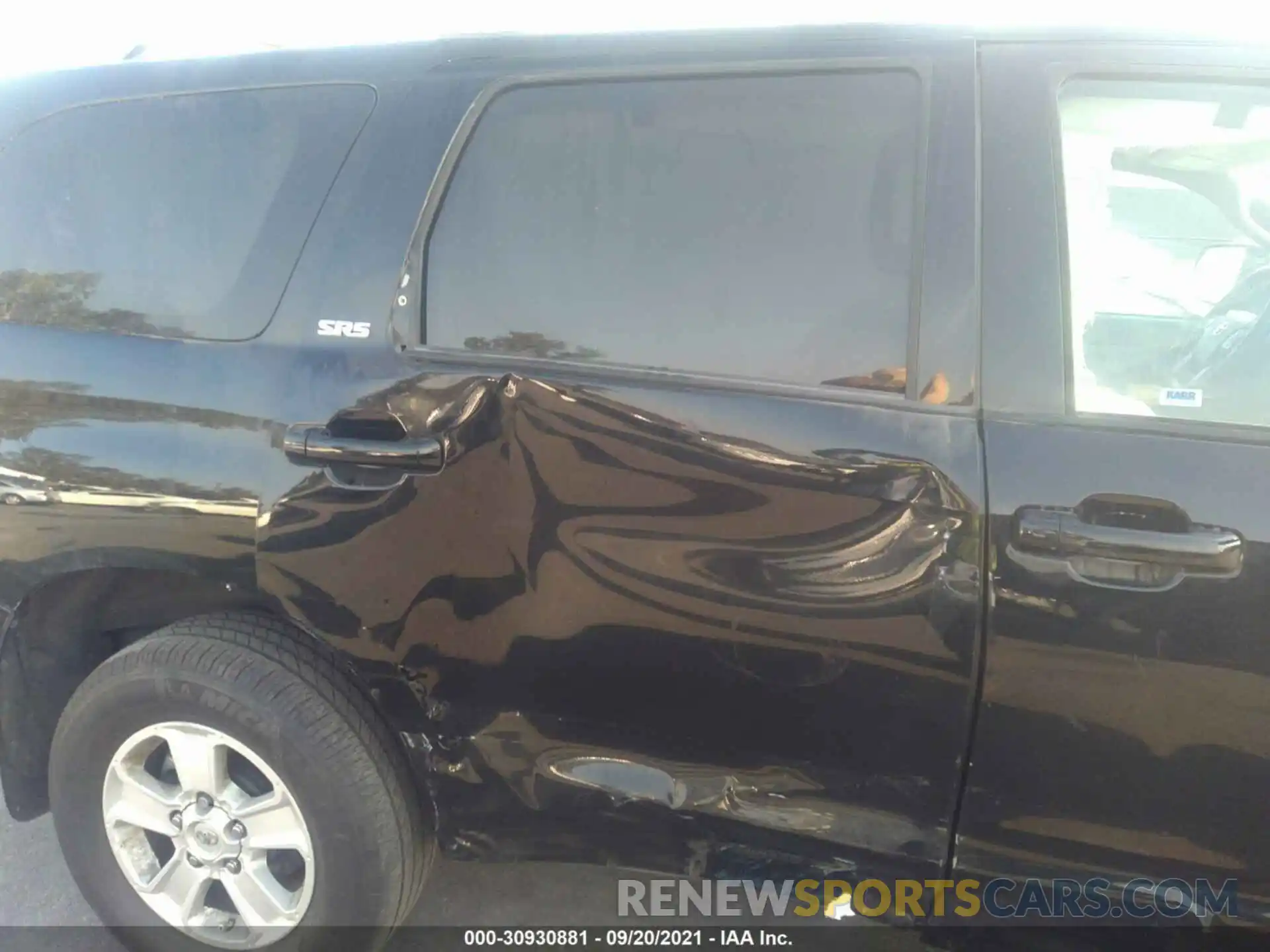 6 Photograph of a damaged car 5TDBY5G16KS174281 TOYOTA SEQUOIA 2019