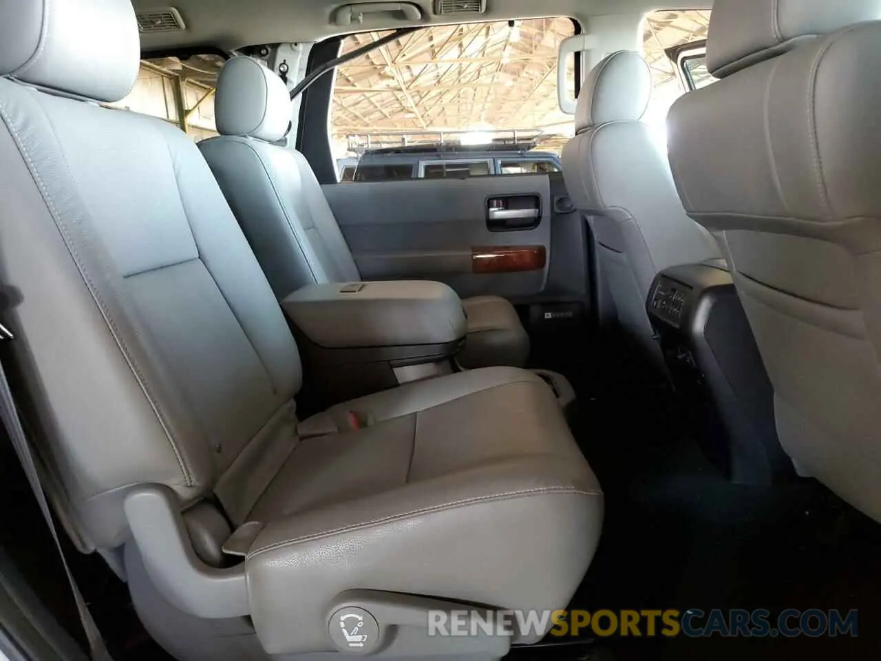 11 Photograph of a damaged car 5TDDY5G10KS173524 TOYOTA SEQUOIA 2019