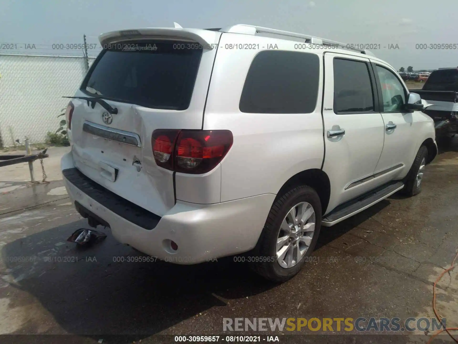 4 Photograph of a damaged car 5TDDY5G11KS165402 TOYOTA SEQUOIA 2019