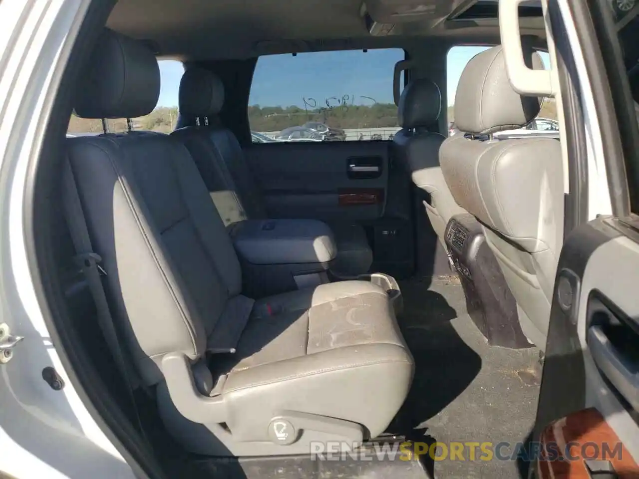 6 Photograph of a damaged car 5TDDY5G13KS168379 TOYOTA SEQUOIA 2019