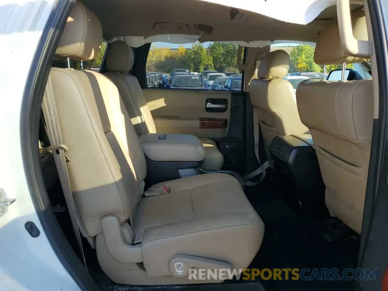 10 Photograph of a damaged car 5TDDY5G15KS168285 TOYOTA SEQUOIA 2019