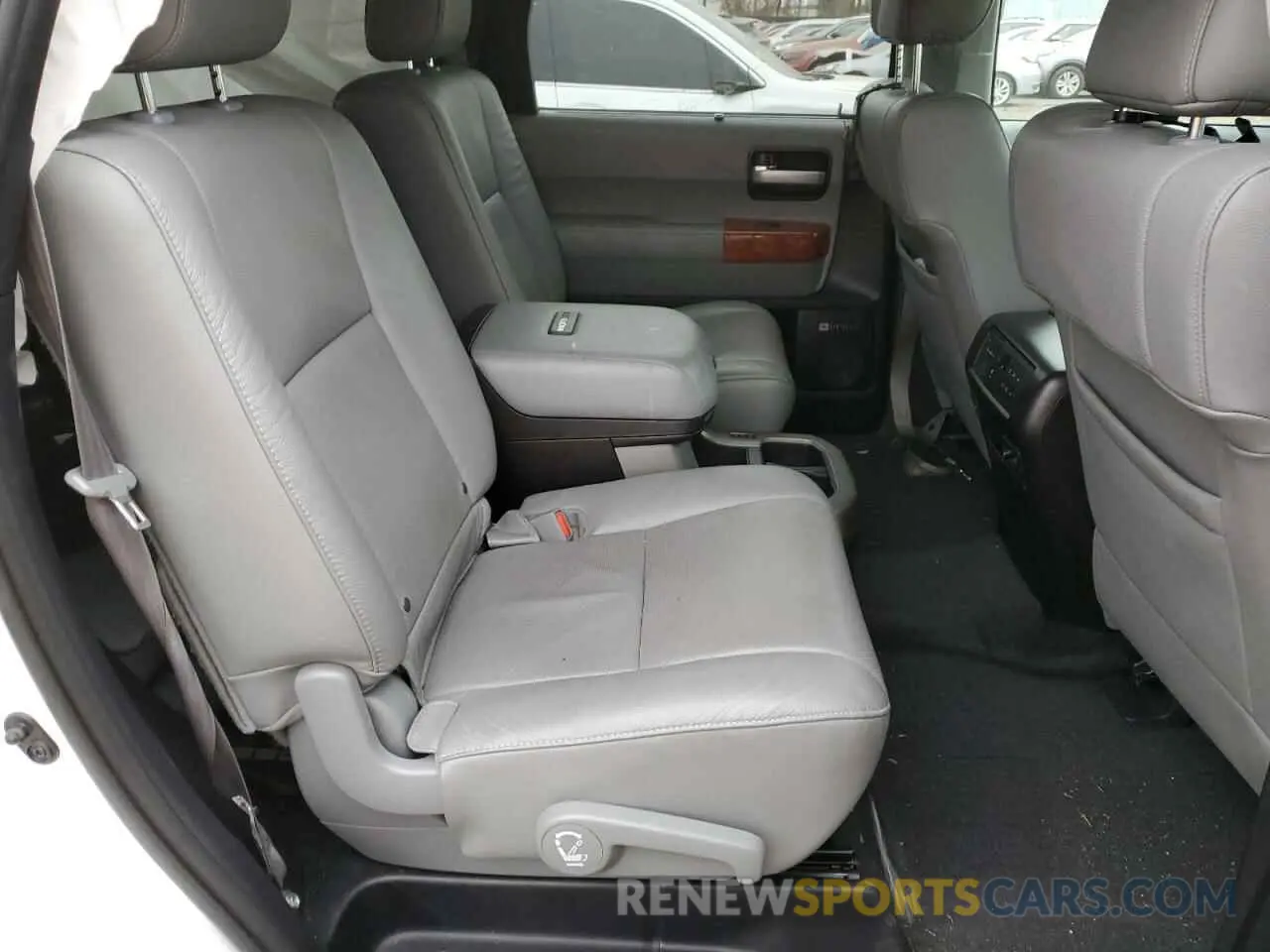 11 Photograph of a damaged car 5TDDY5G19KS165616 TOYOTA SEQUOIA 2019