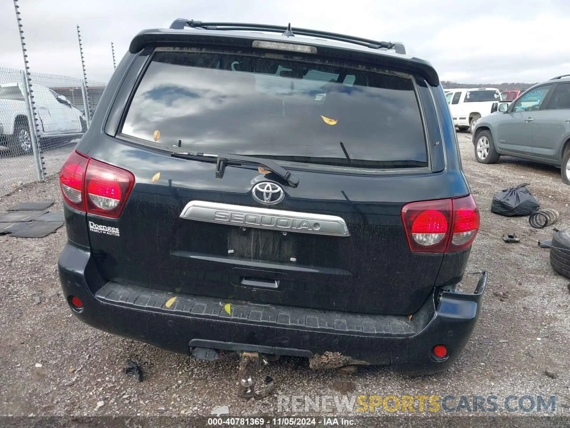 17 Photograph of a damaged car 5TDJY5G10KS168651 TOYOTA SEQUOIA 2019