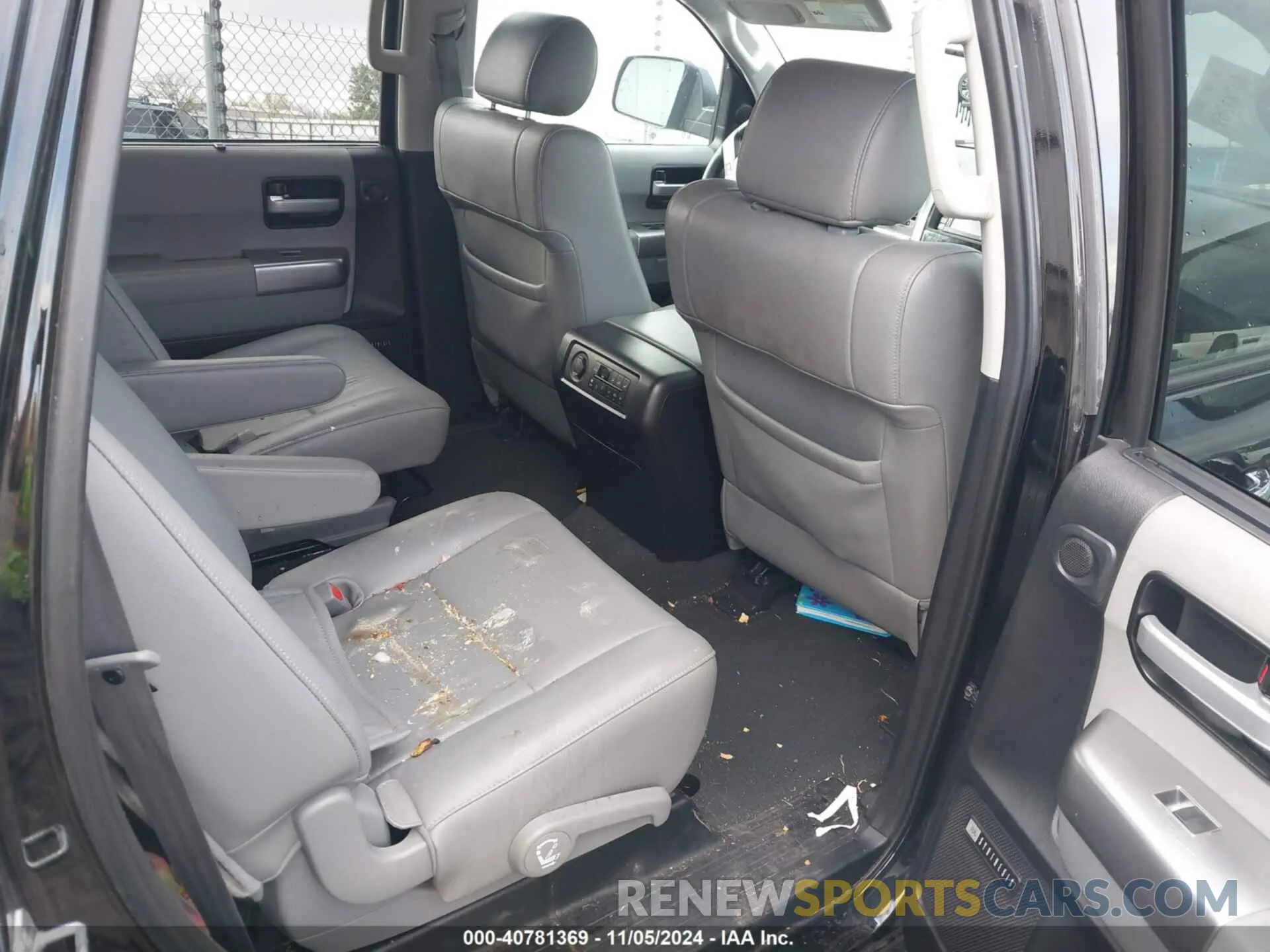 8 Photograph of a damaged car 5TDJY5G10KS168651 TOYOTA SEQUOIA 2019