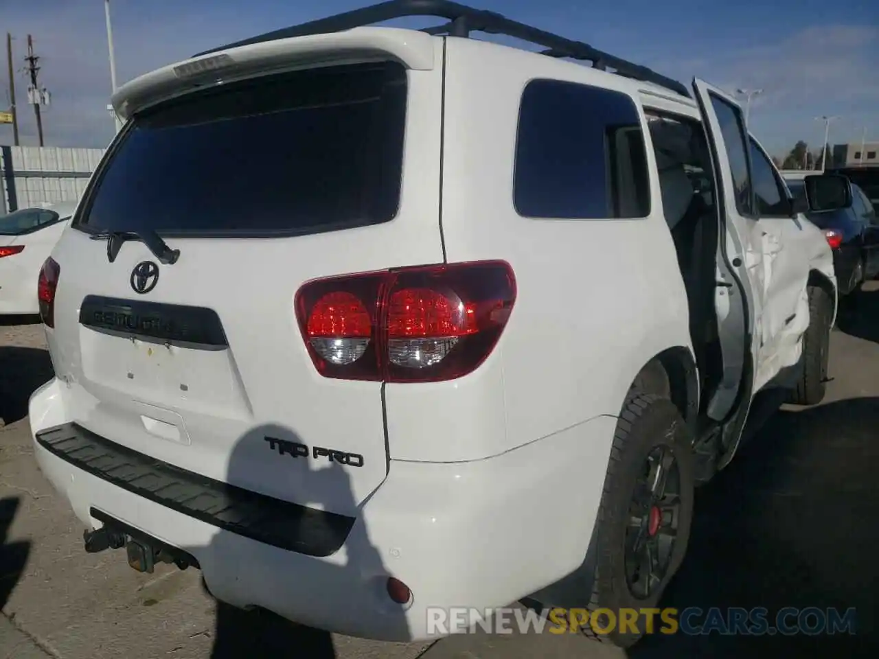 4 Photograph of a damaged car 5TDBY5G10LS175721 TOYOTA SEQUOIA 2020