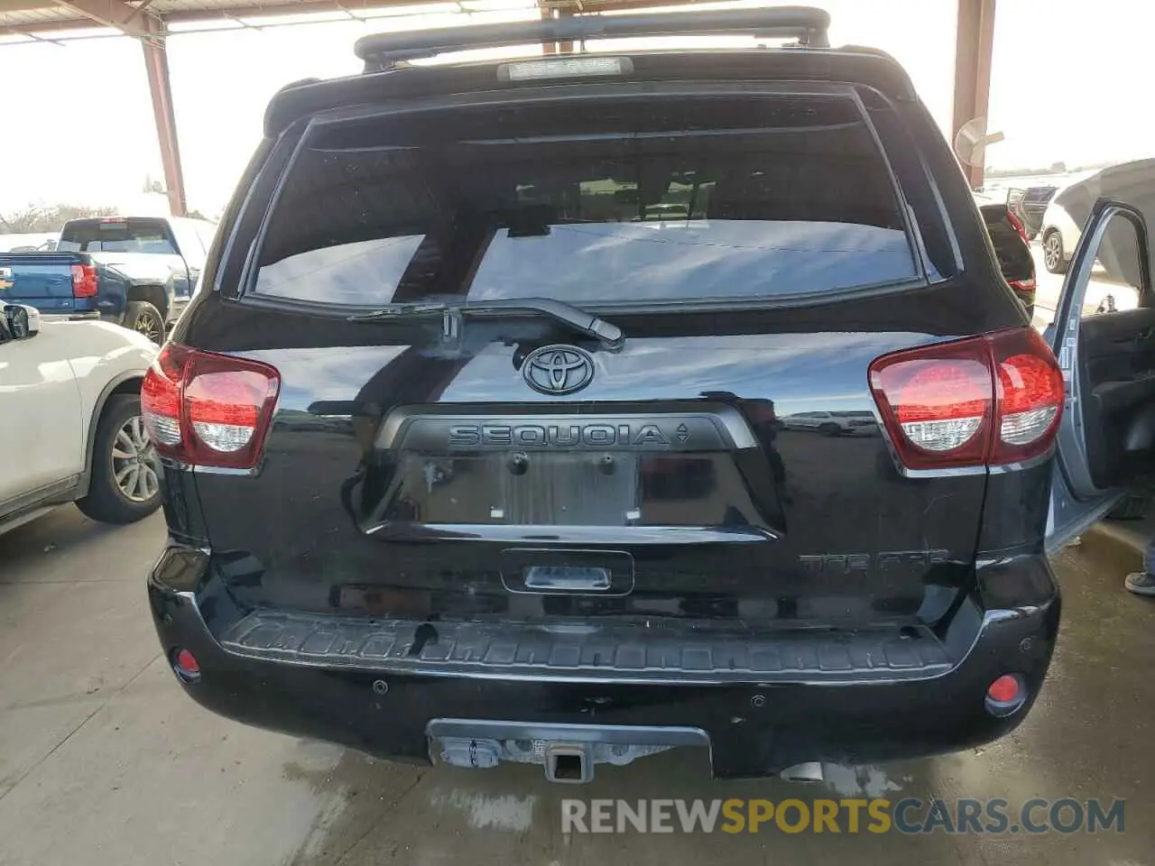 6 Photograph of a damaged car 5TDBY5G12LS176823 TOYOTA SEQUOIA 2020