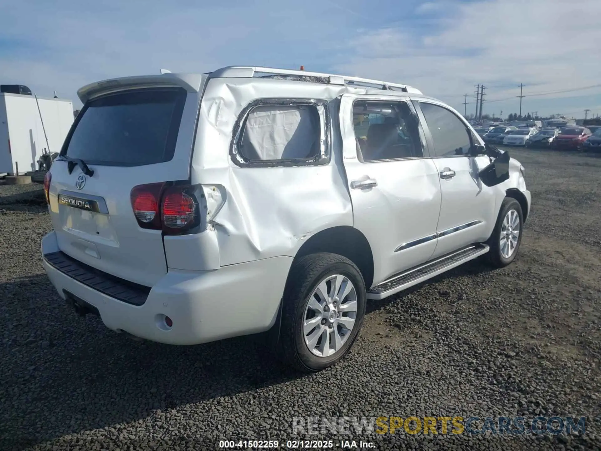 4 Photograph of a damaged car 5TDDY5G10LS175226 TOYOTA SEQUOIA 2020