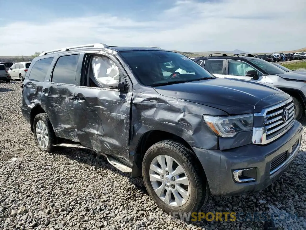 4 Photograph of a damaged car 5TDDY5G12LS177253 TOYOTA SEQUOIA 2020