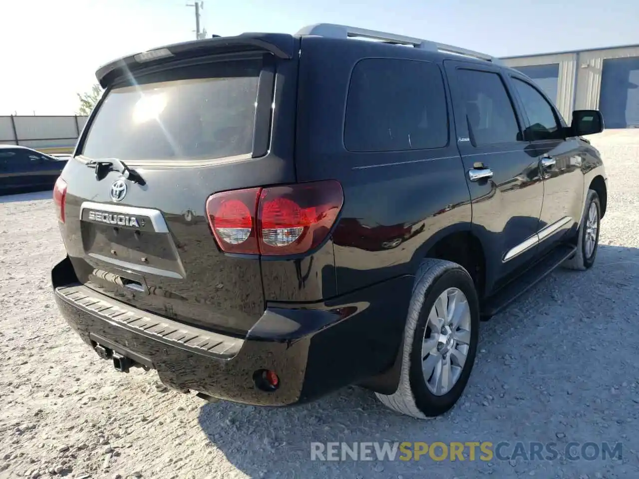 4 Photograph of a damaged car 5TDDY5G19LS179114 TOYOTA SEQUOIA 2020