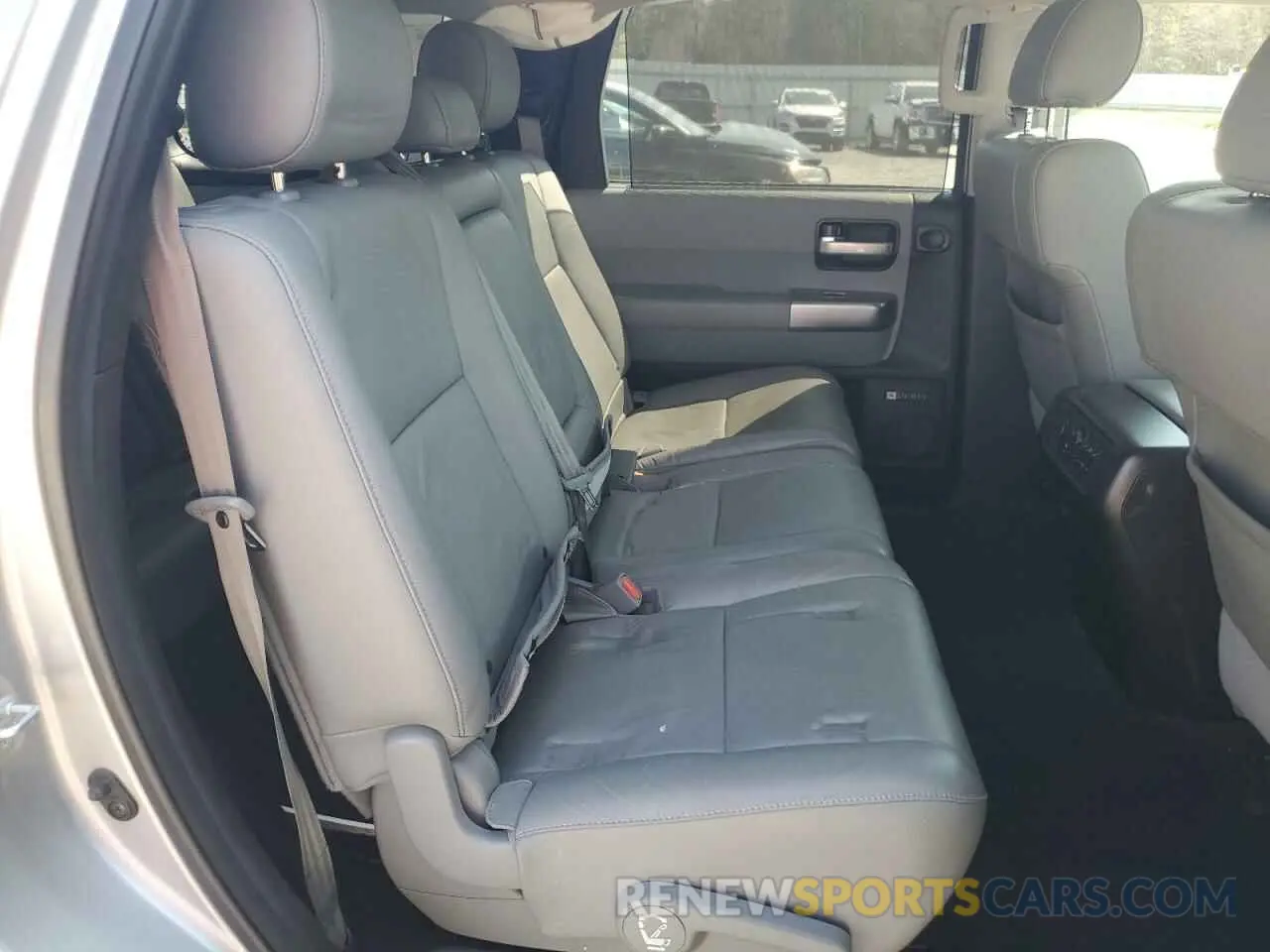 11 Photograph of a damaged car 5TDKY5G11LS074252 TOYOTA SEQUOIA 2020