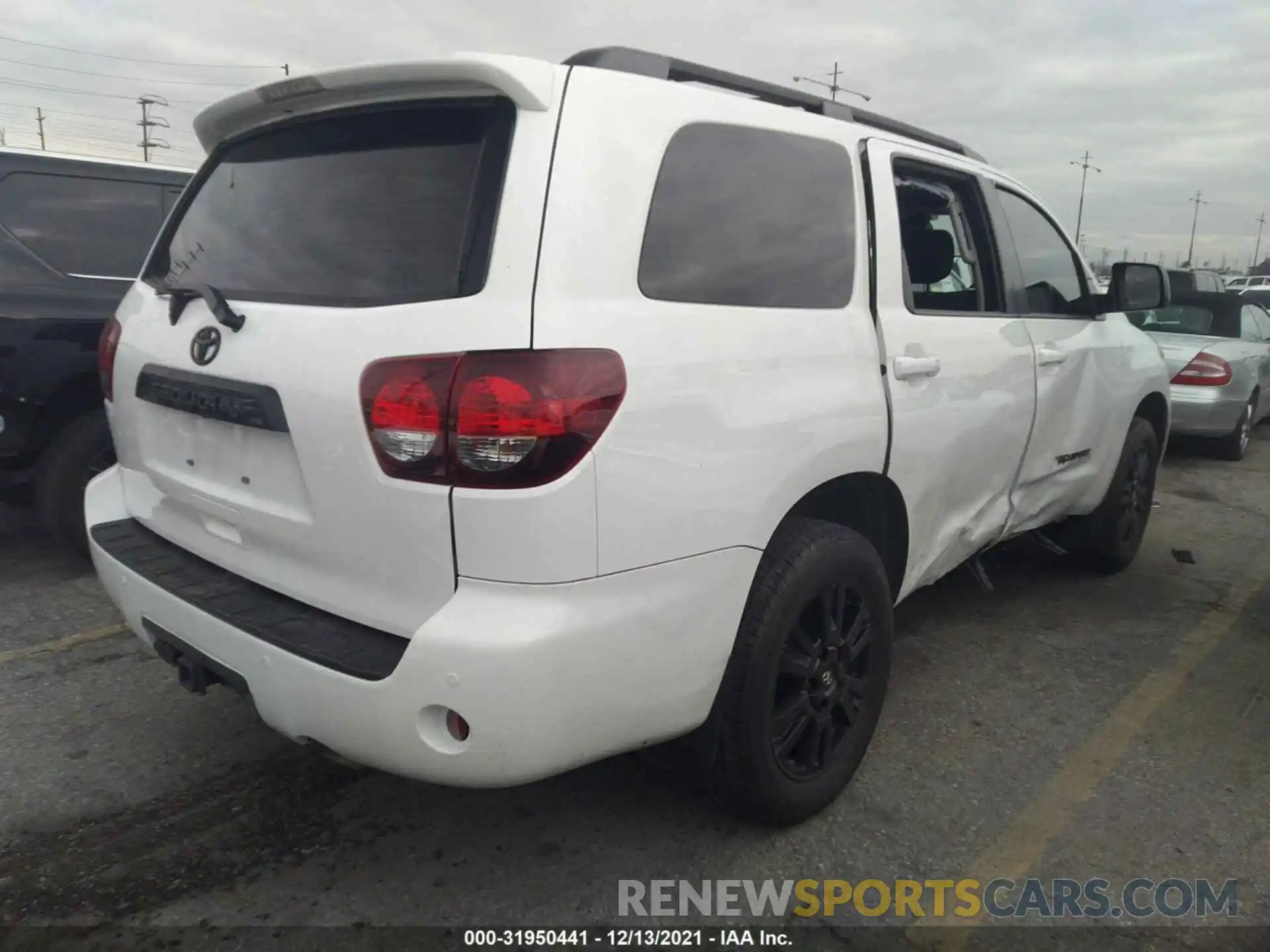 4 Photograph of a damaged car 5TDZY5G10LS074550 TOYOTA SEQUOIA 2020