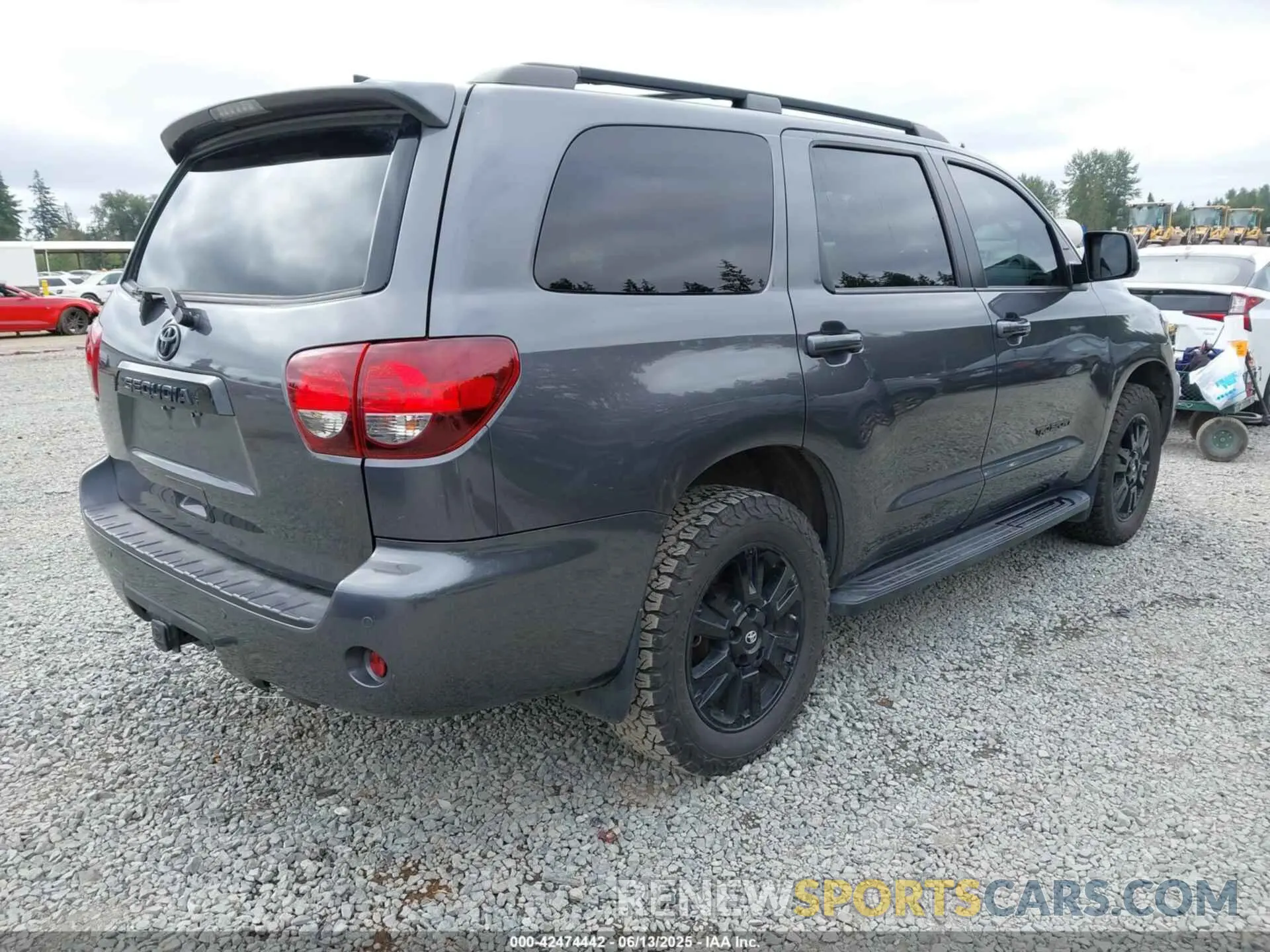 4 Photograph of a damaged car 5TDCY5B11MS182870 TOYOTA SEQUOIA 2021