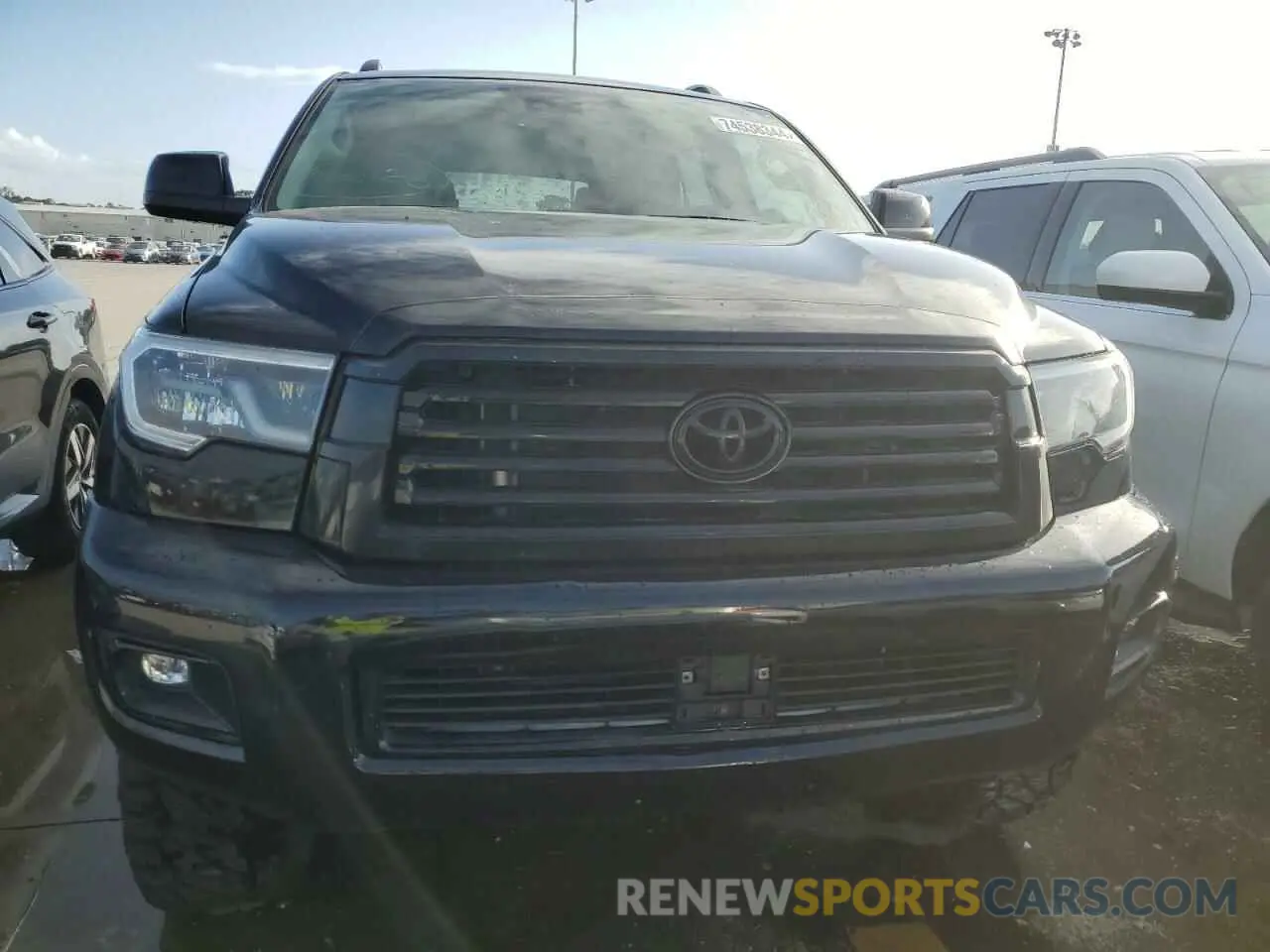 5 Photograph of a damaged car 5TDCY5B16NS188195 TOYOTA SEQUOIA 2022