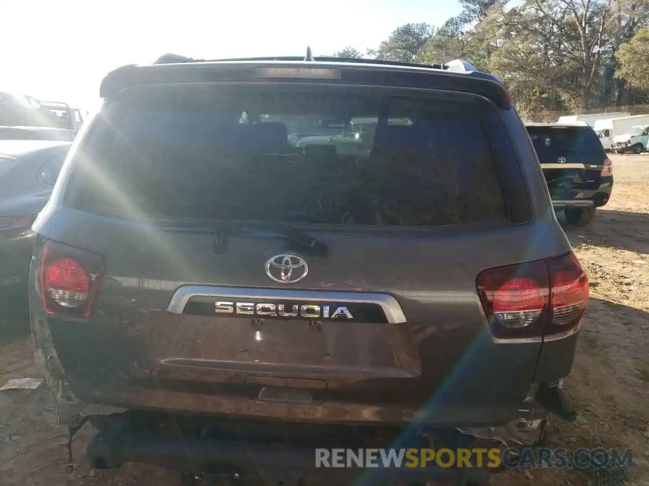 6 Photograph of a damaged car 5TDFY5A13NS076467 TOYOTA SEQUOIA 2022