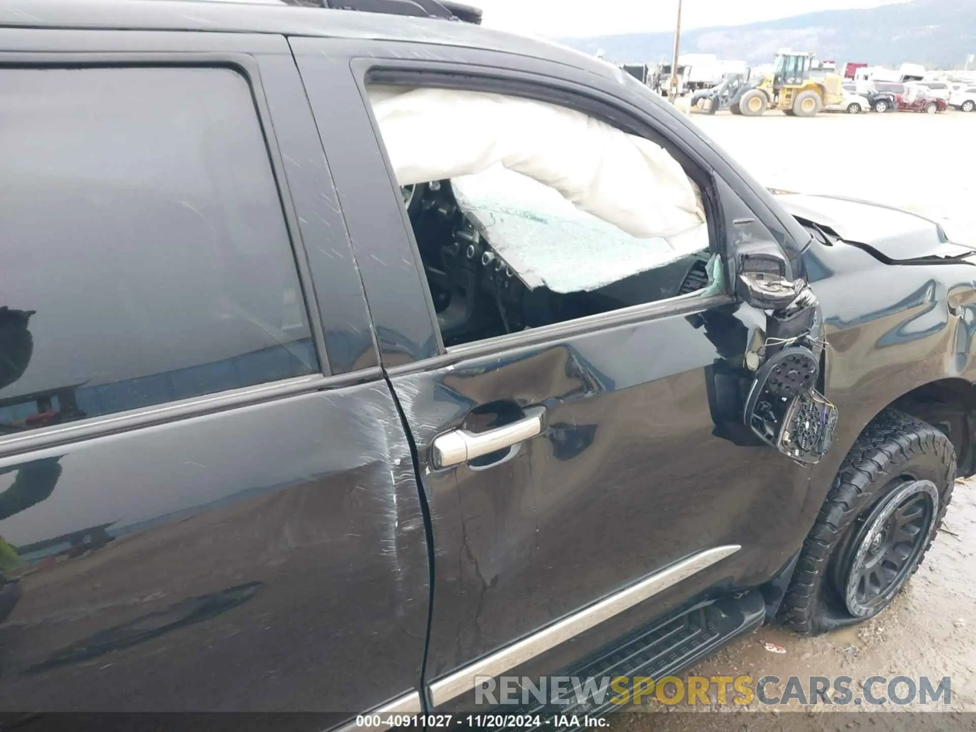 13 Photograph of a damaged car 5TDFY5B18NS189314 TOYOTA SEQUOIA 2022