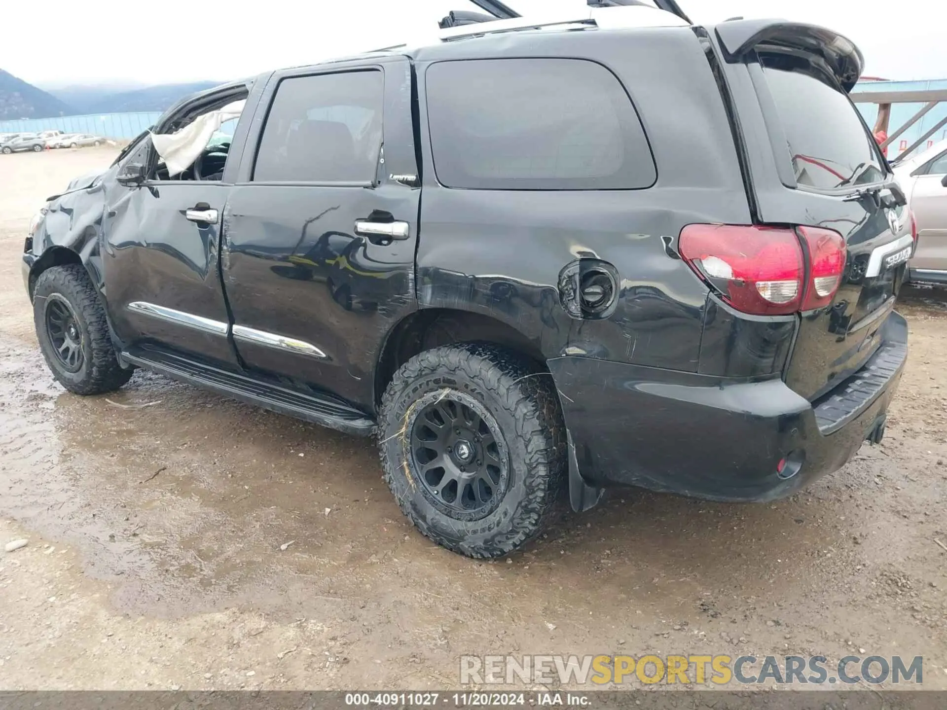 3 Photograph of a damaged car 5TDFY5B18NS189314 TOYOTA SEQUOIA 2022