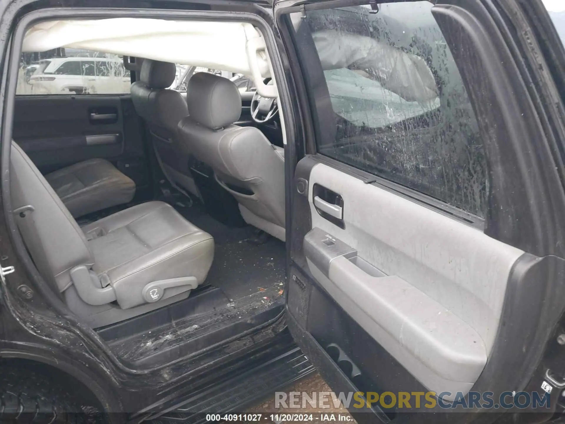 8 Photograph of a damaged car 5TDFY5B18NS189314 TOYOTA SEQUOIA 2022