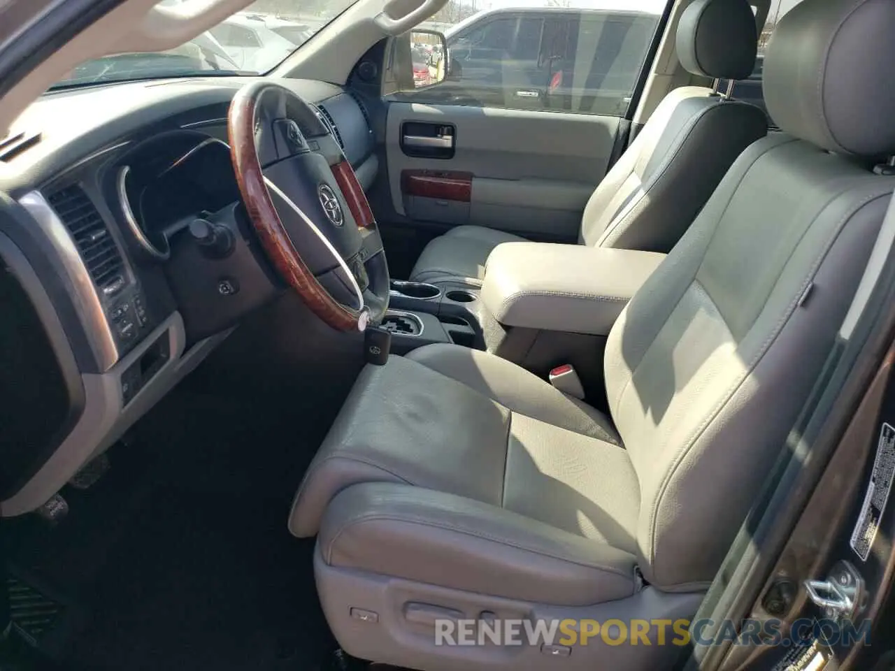 7 Photograph of a damaged car 5TDGY5B13NS189791 TOYOTA SEQUOIA 2022